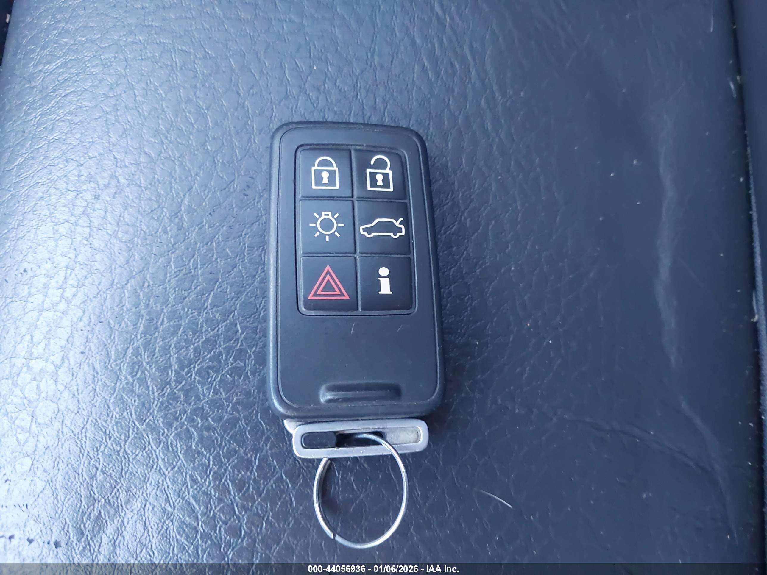 VOLVO S60 image 11