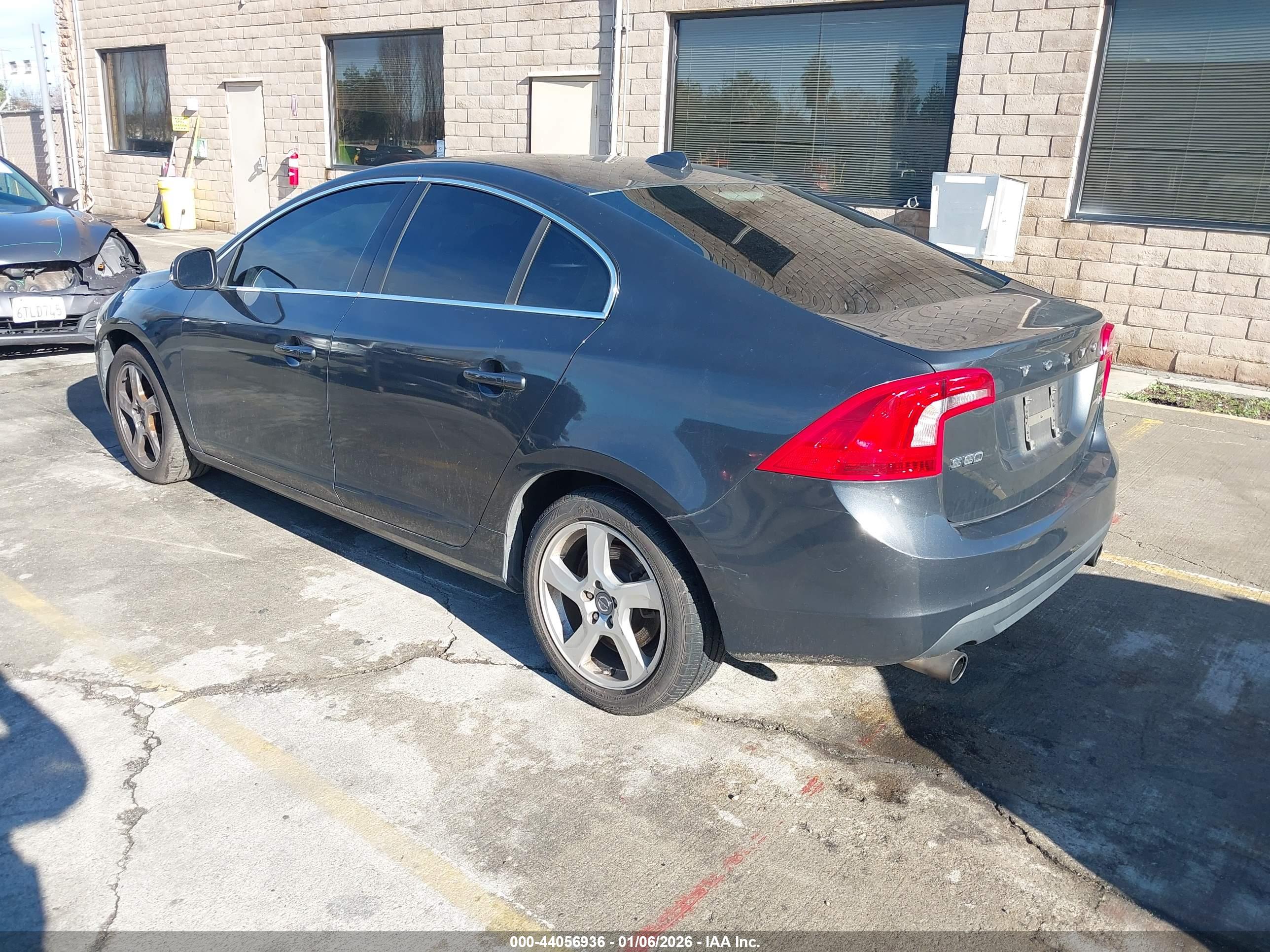 VOLVO S60 image 3