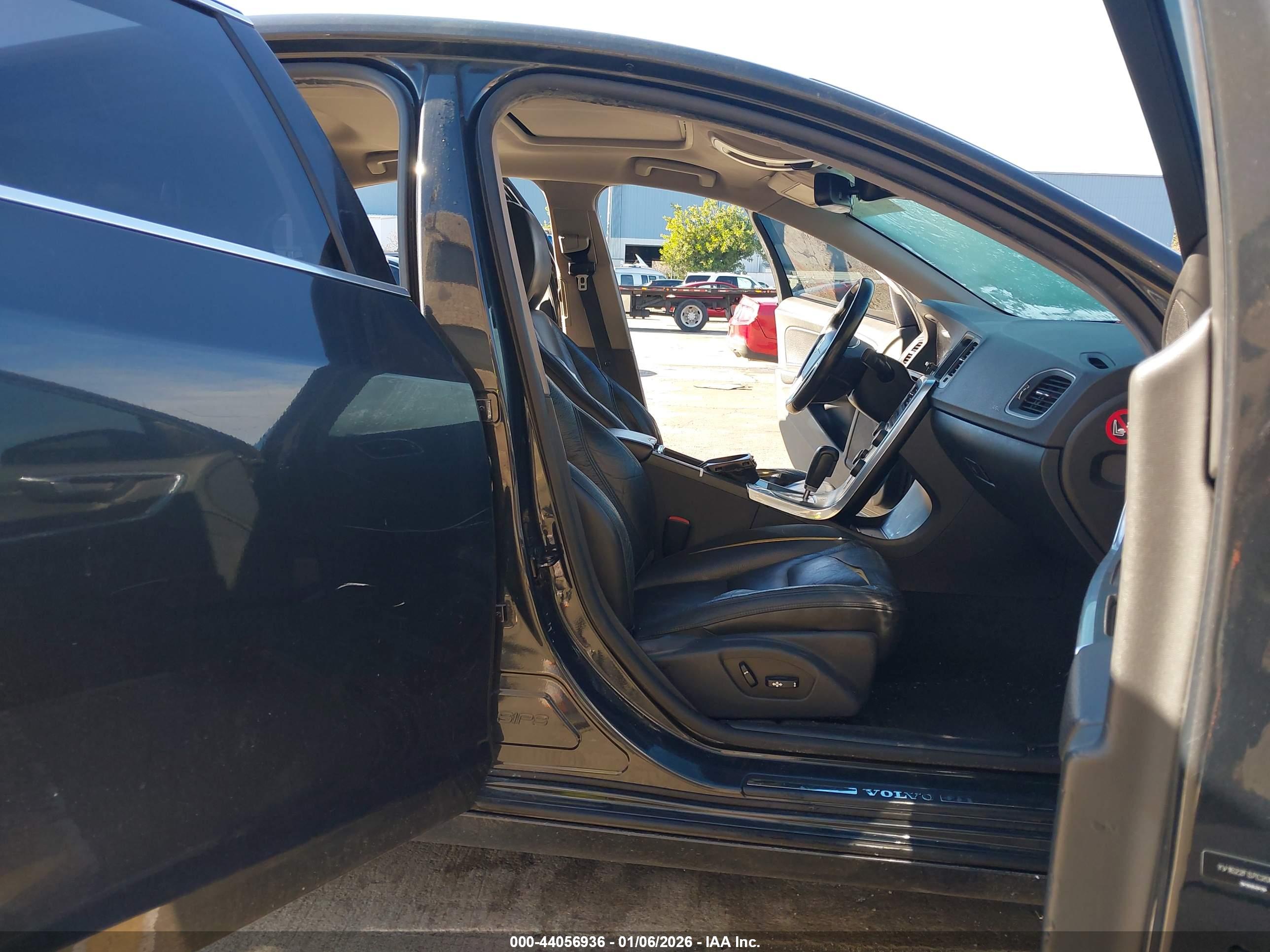 VOLVO S60 image 5