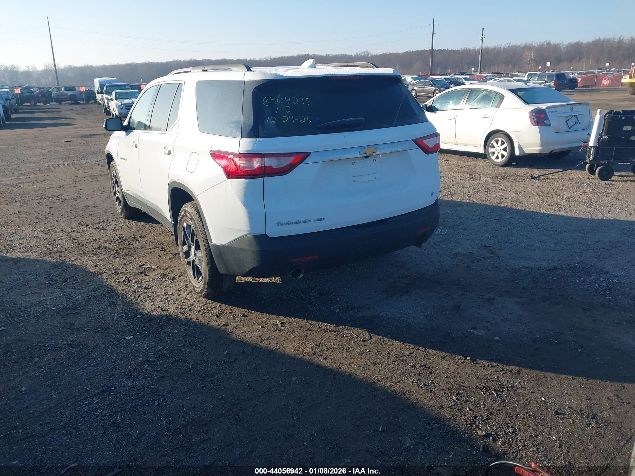 CHEVROLET TRAVERSE image 3