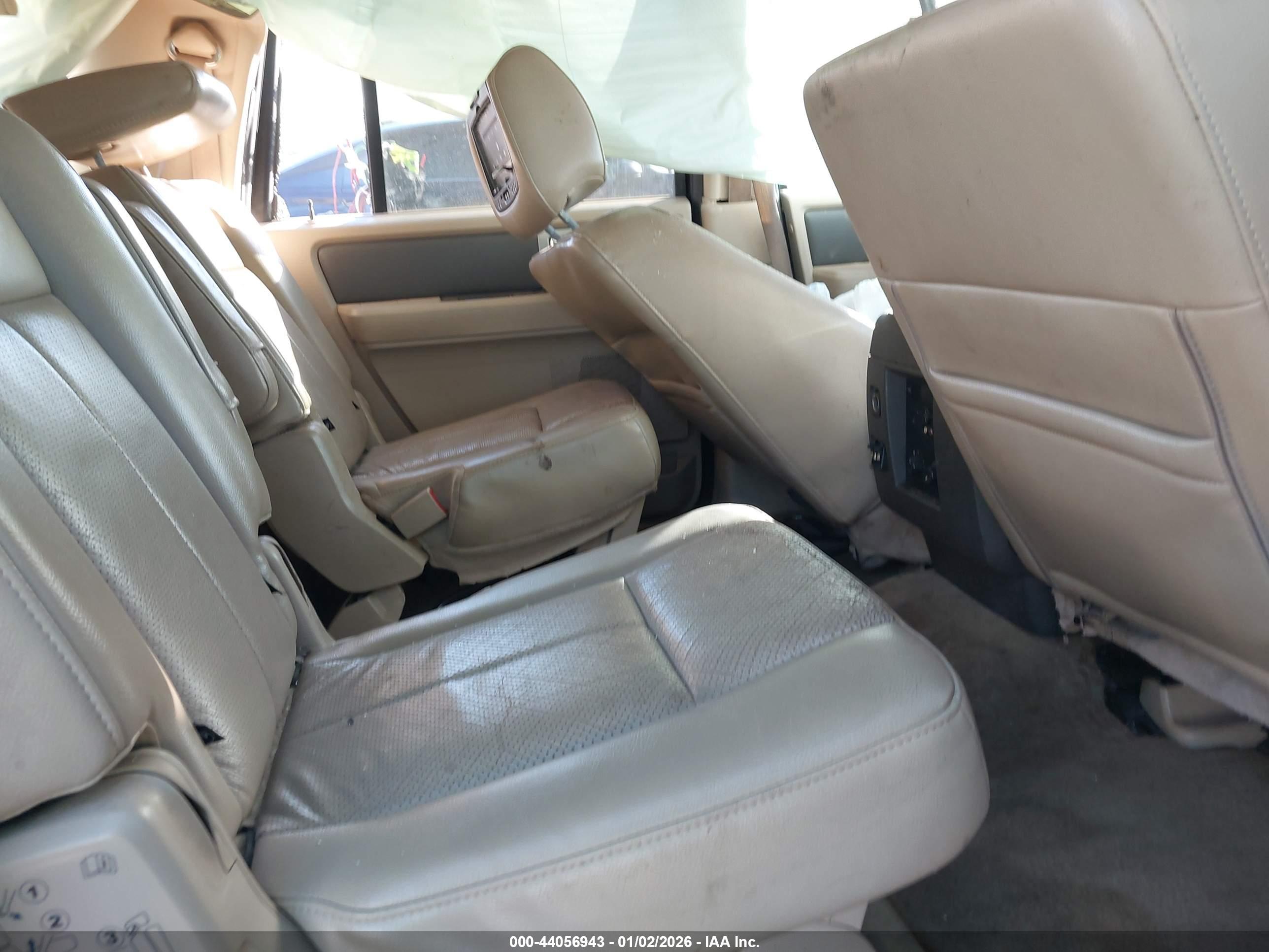 FORD EXPEDITION image 8