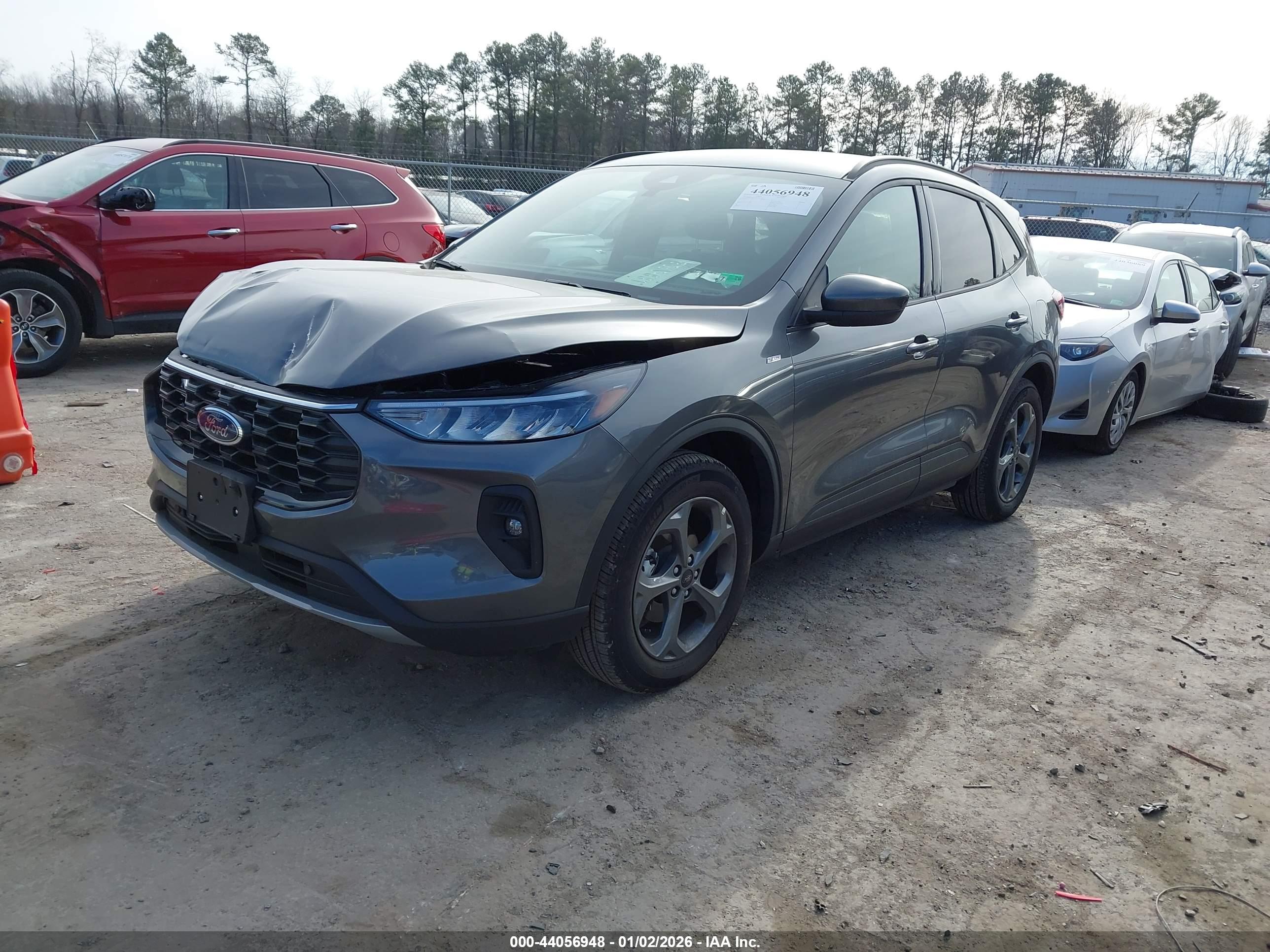 FORD ESCAPE image 2