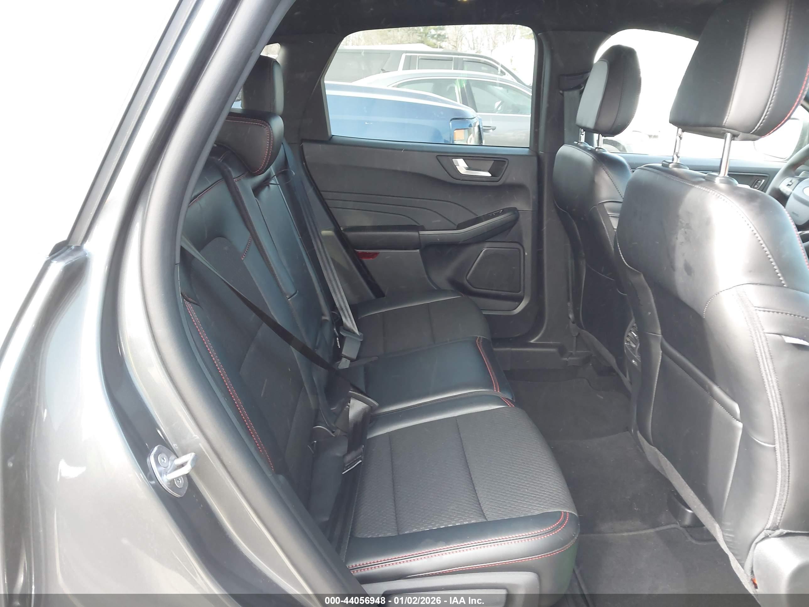 FORD ESCAPE image 8