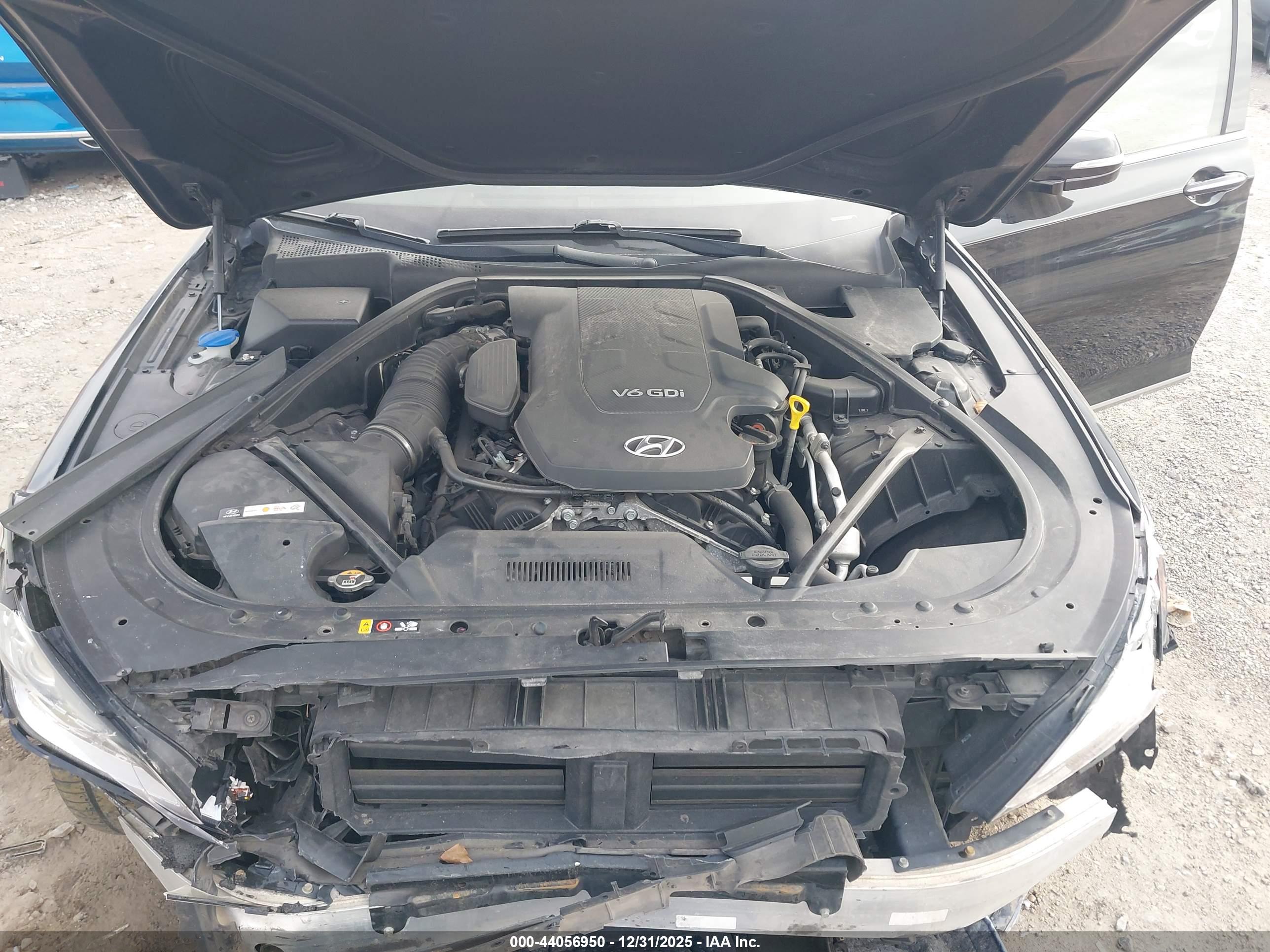 HYUNDAI GENESIS image 10