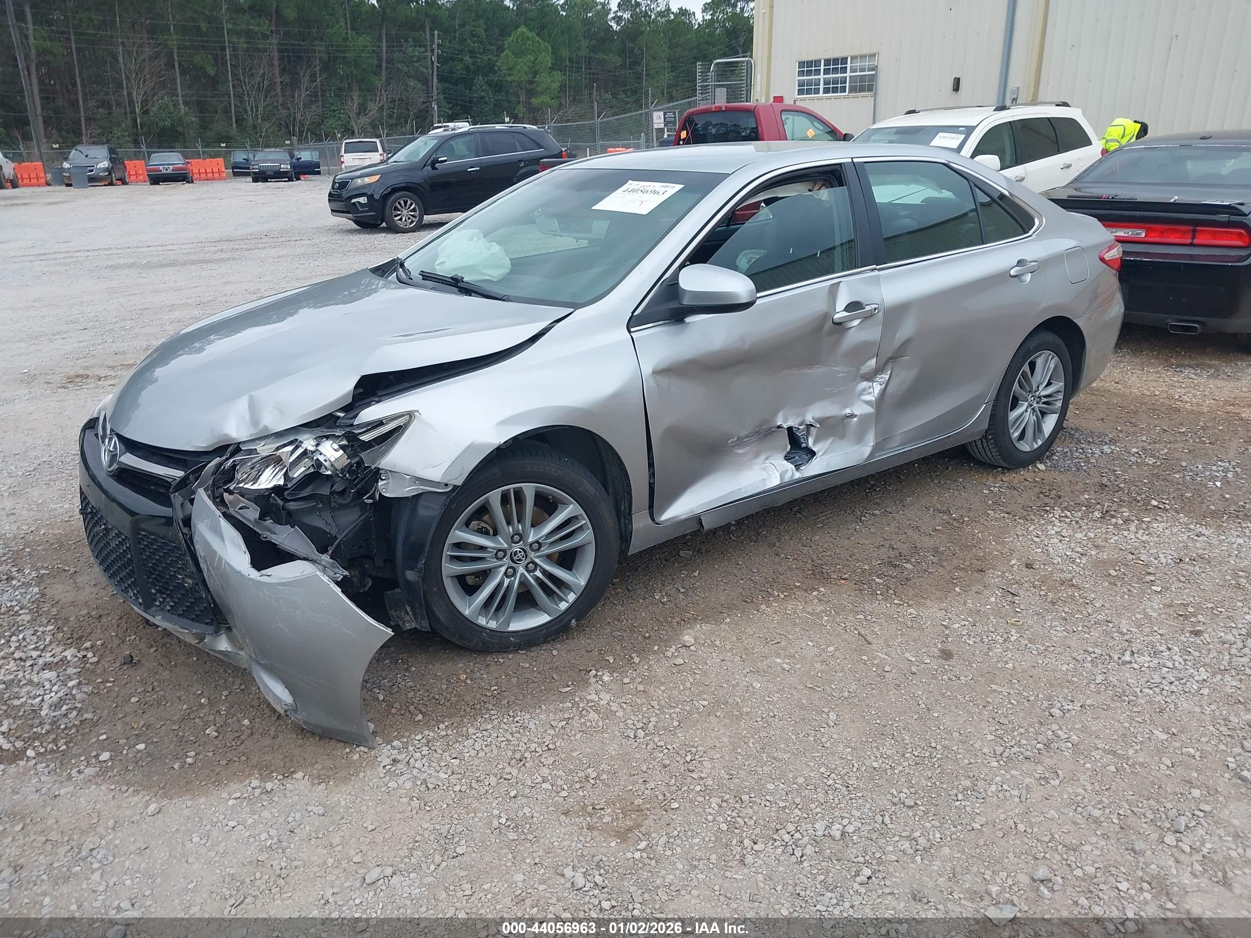 TOYOTA CAMRY image 2