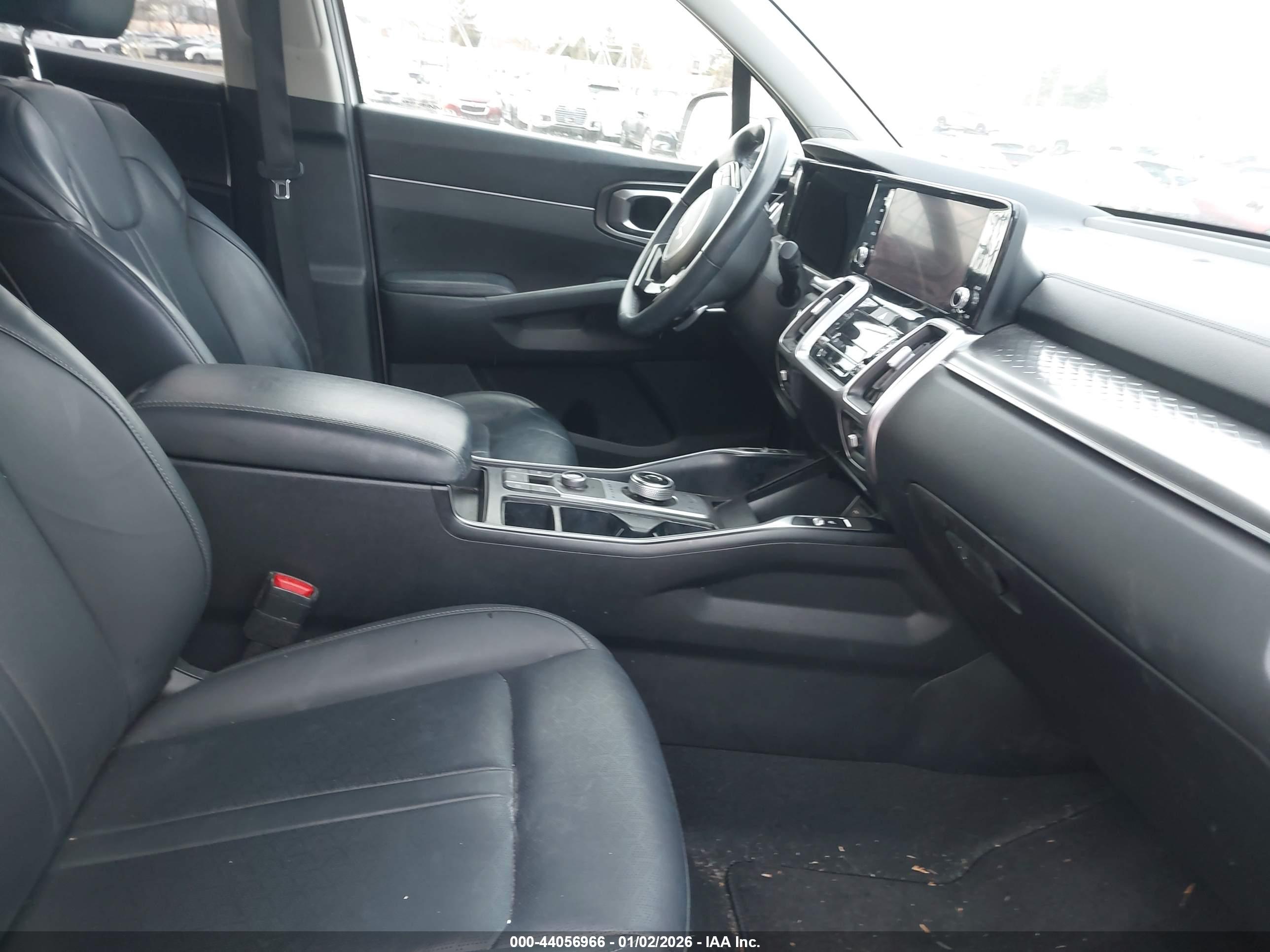 KIA SORENTO image 5