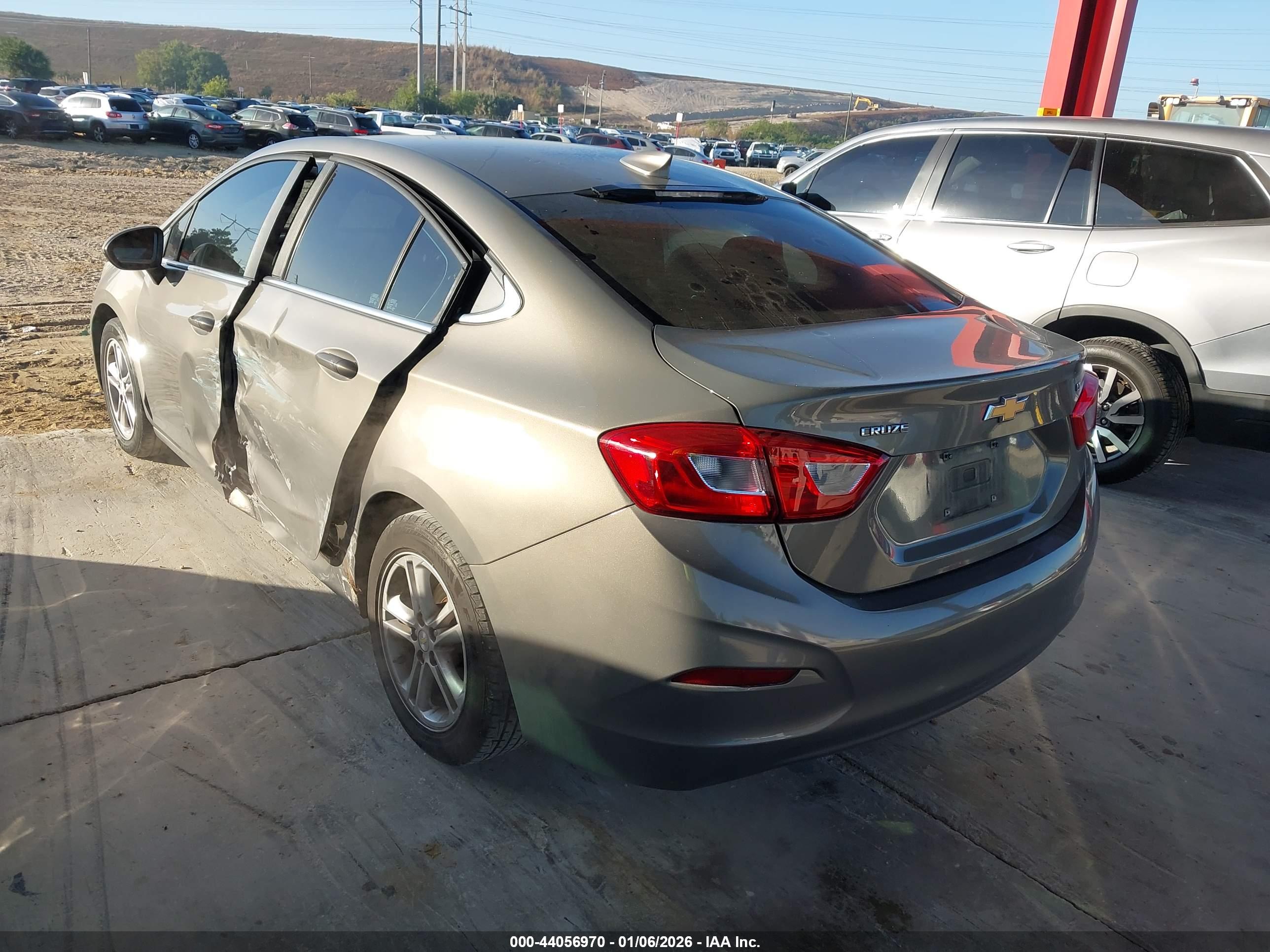 CHEVROLET CRUZE image 3