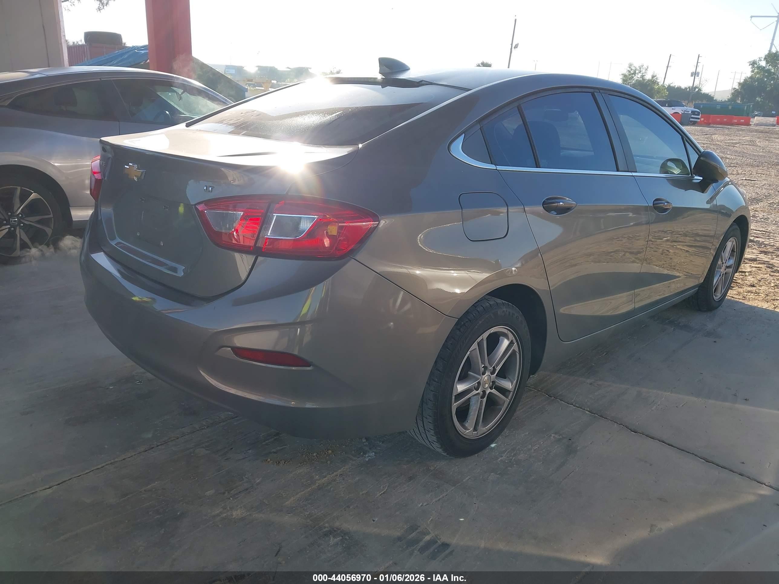CHEVROLET CRUZE image 4
