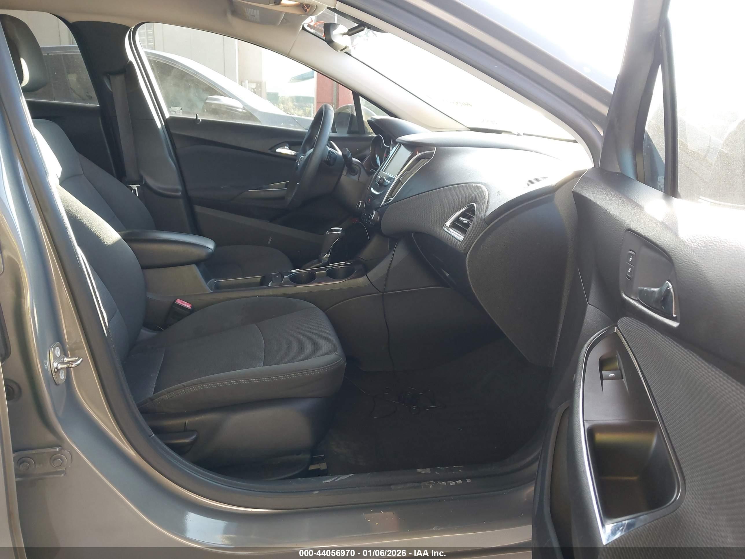 CHEVROLET CRUZE image 5