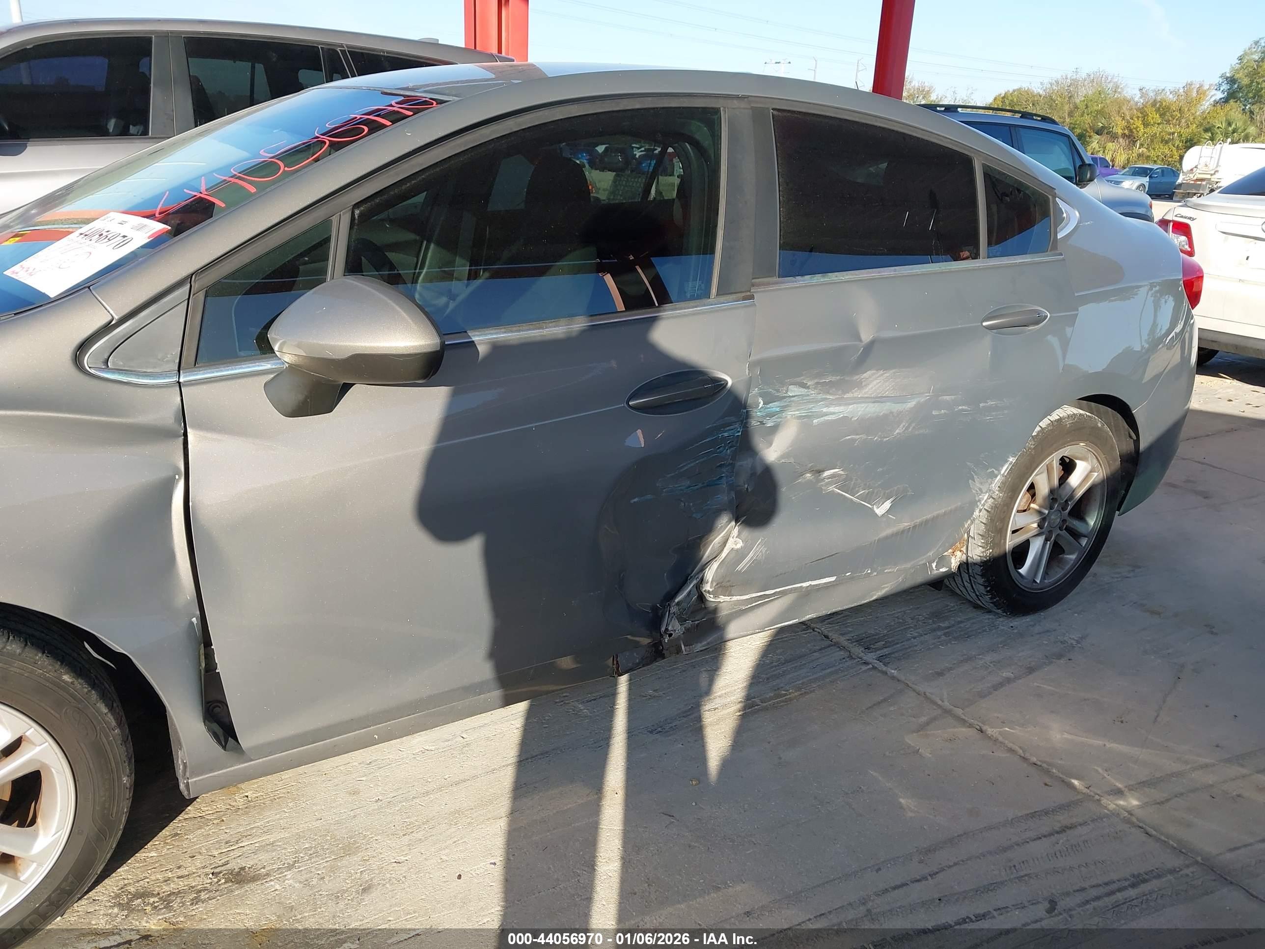 CHEVROLET CRUZE image 6
