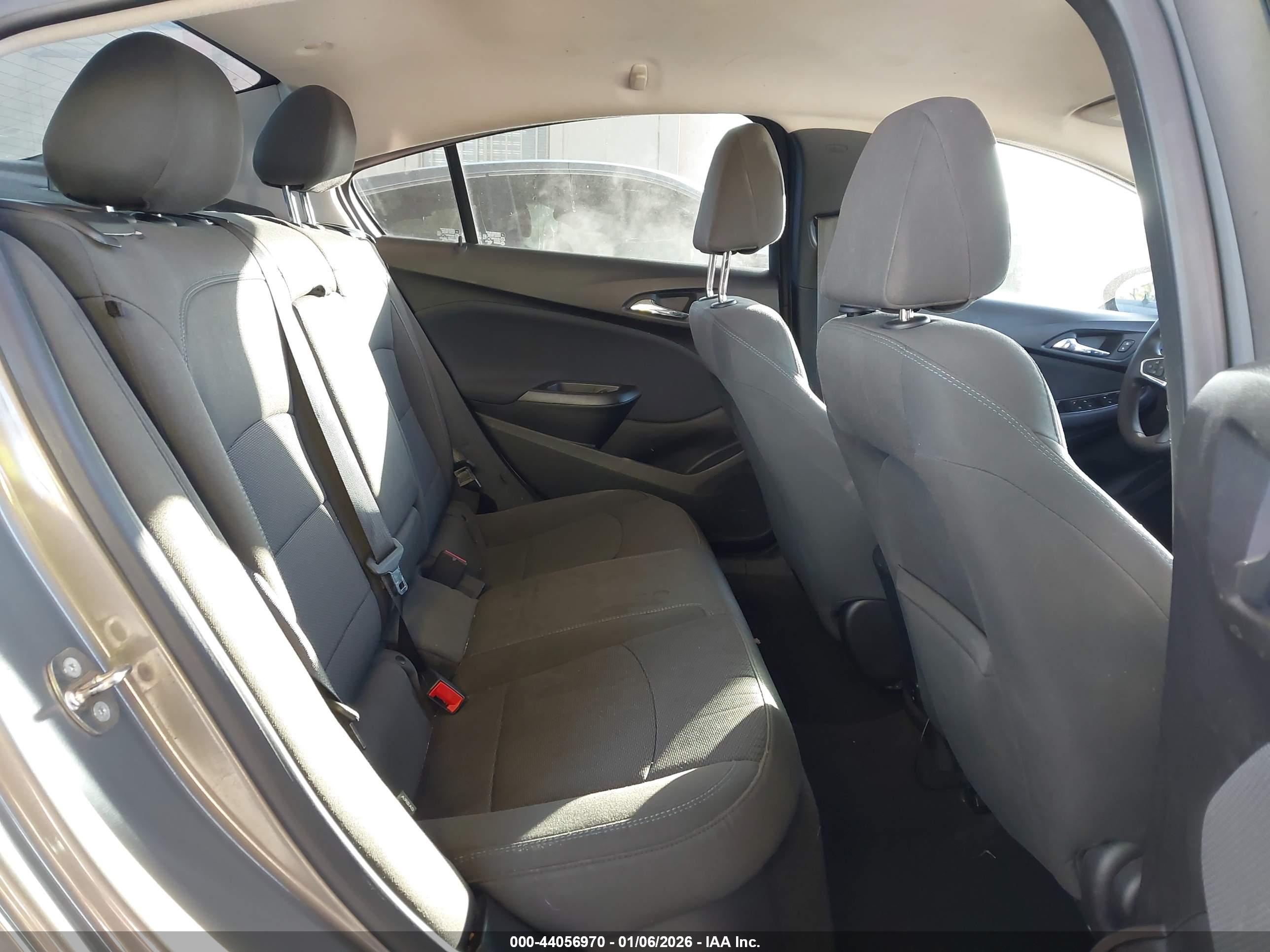 CHEVROLET CRUZE image 8