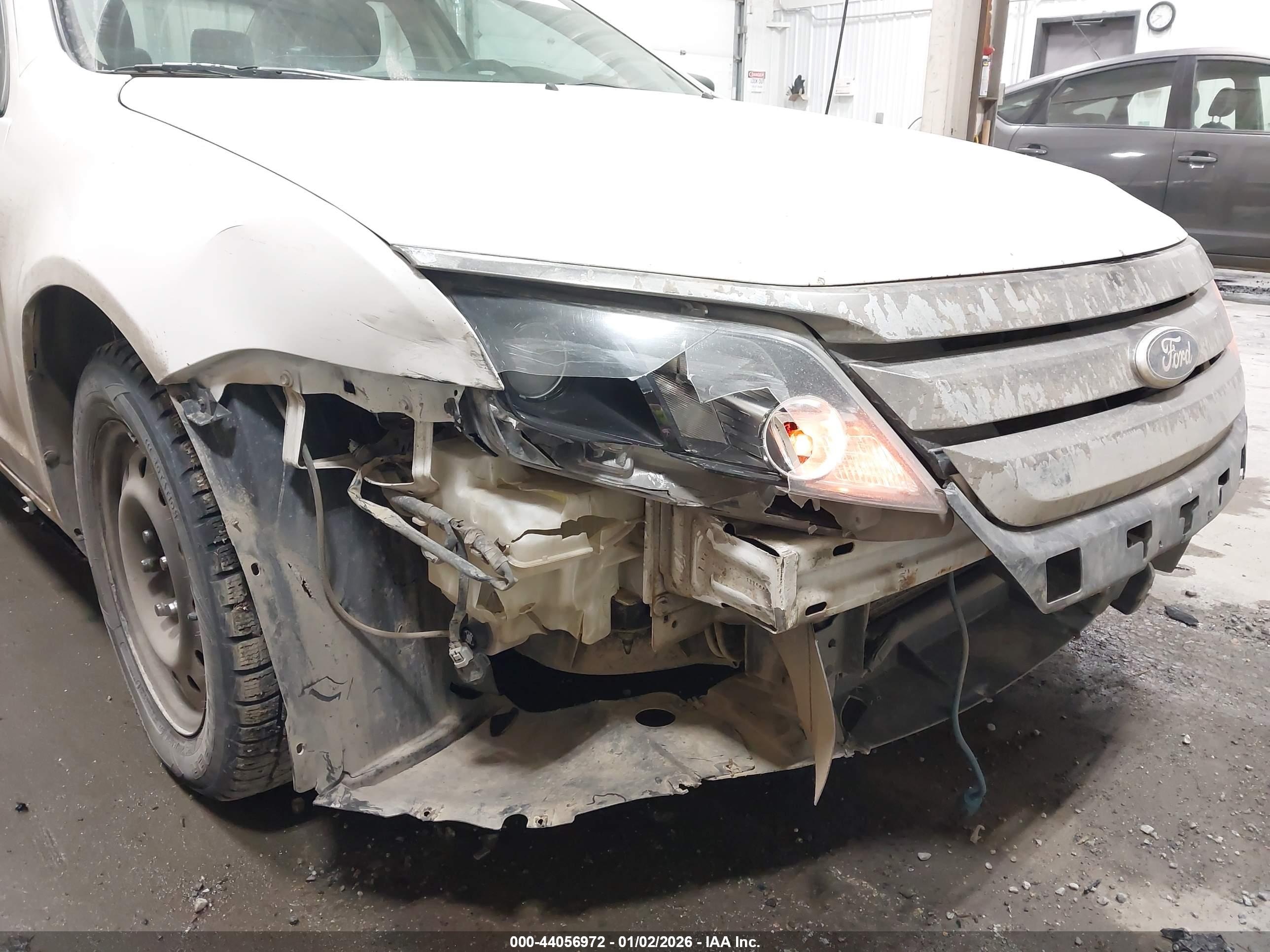 FORD FUSION image 6