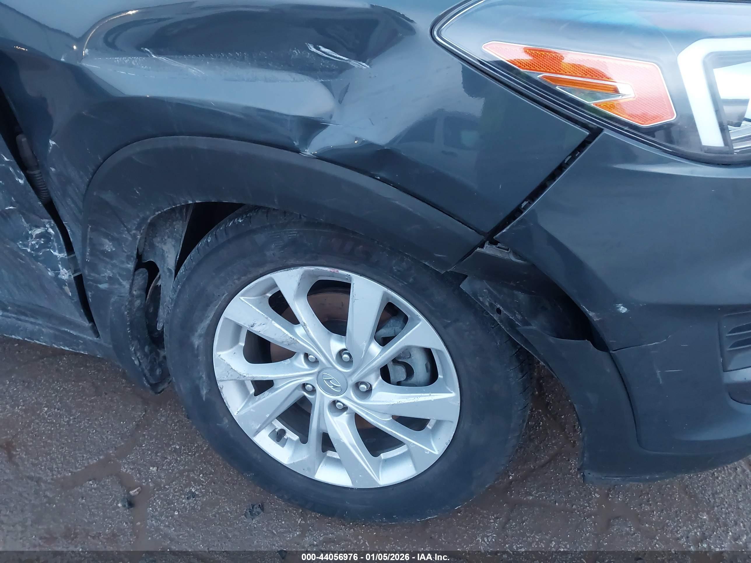 HYUNDAI TUCSON image 6