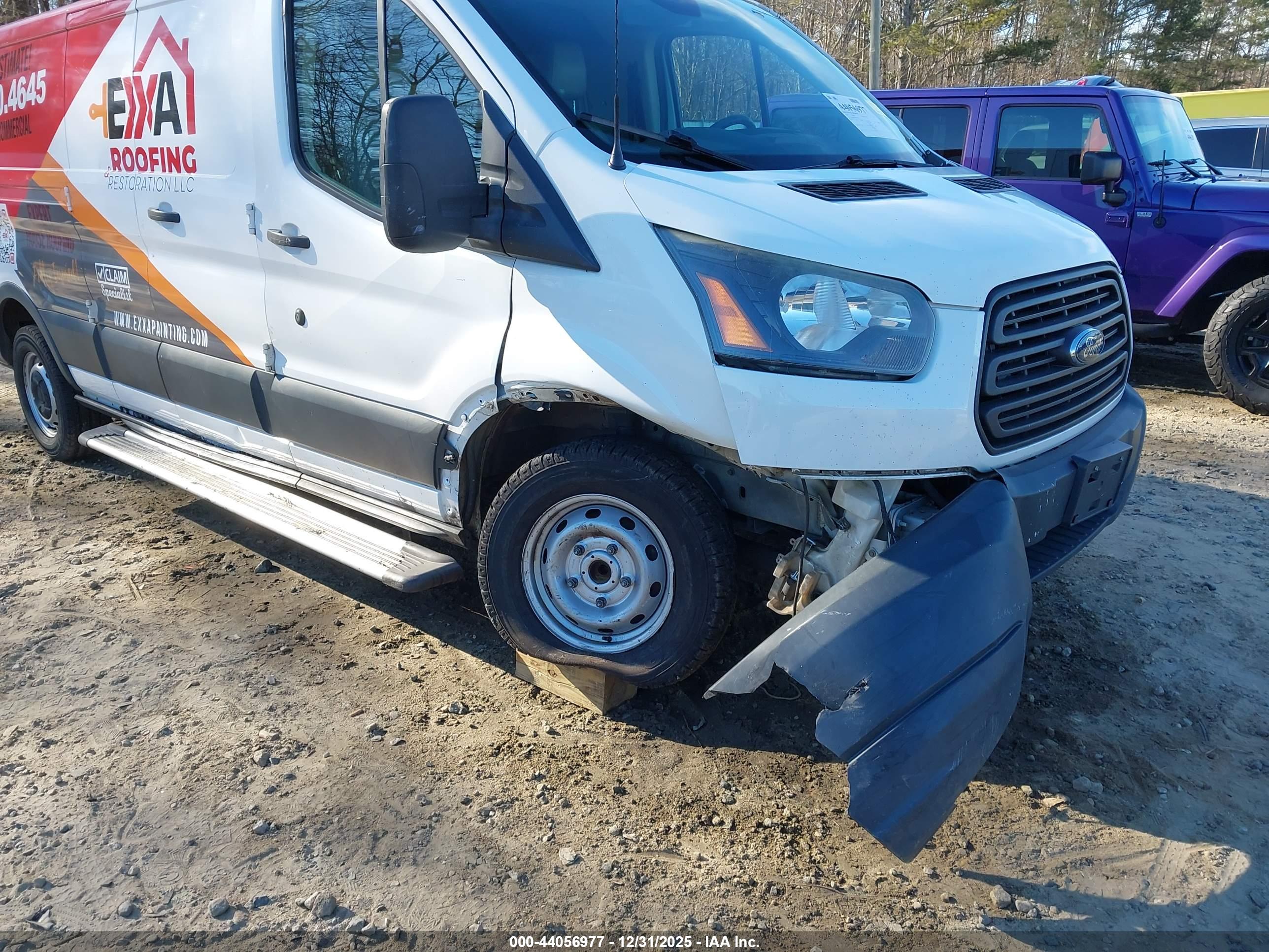 FORD TRANSIT-150 image 6