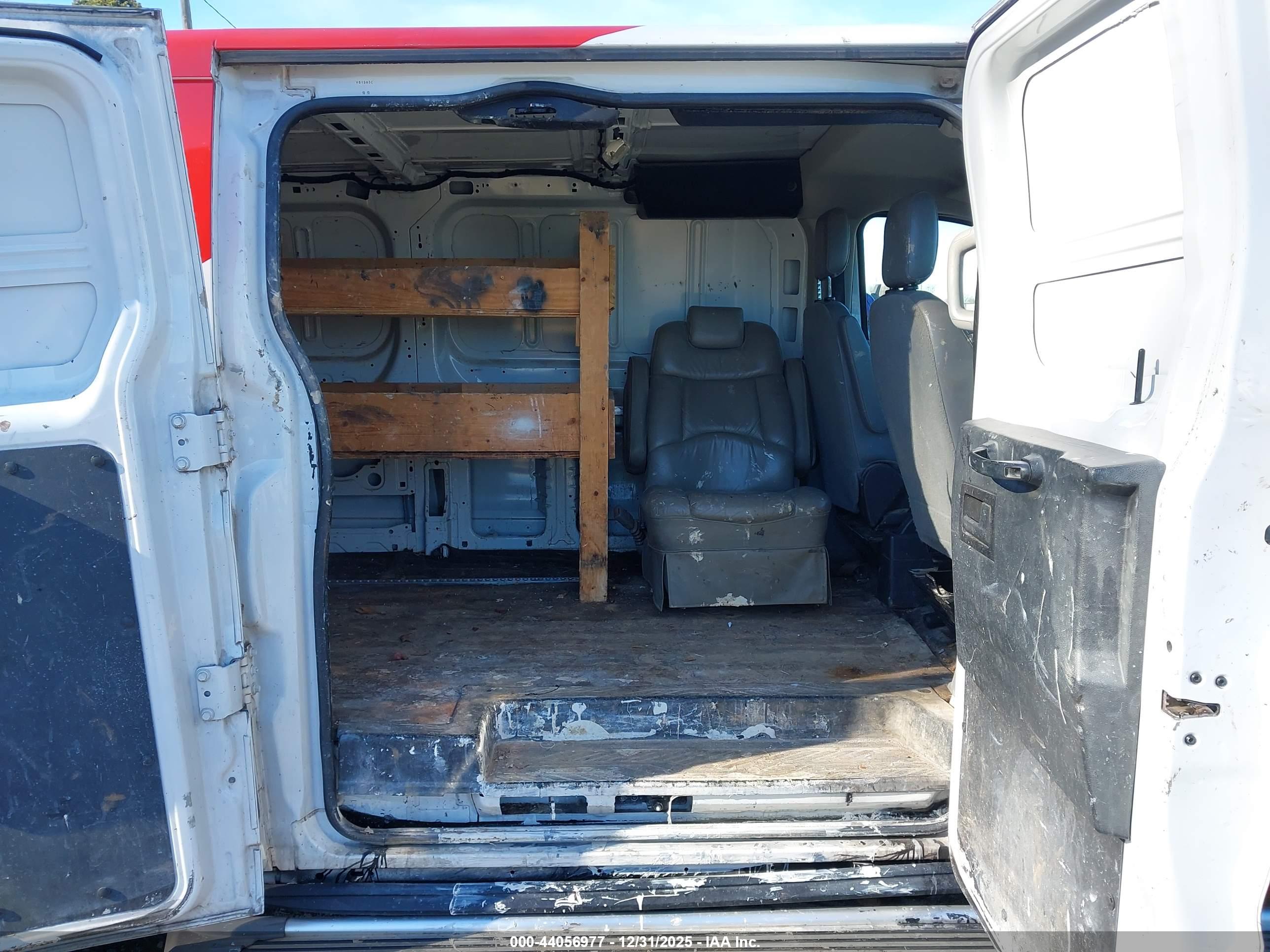 FORD TRANSIT-150 image 8