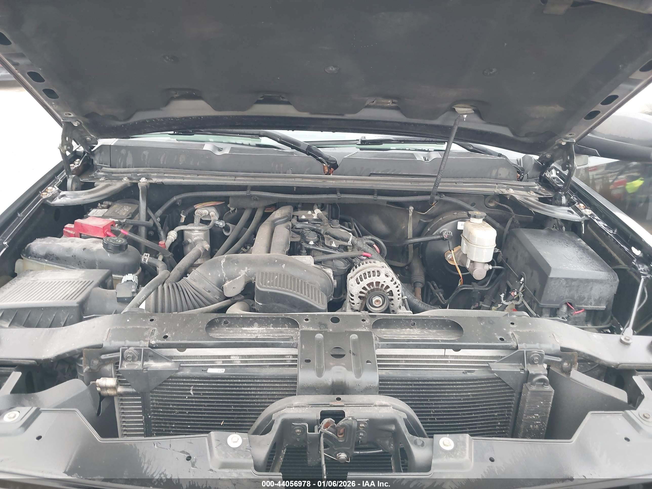 CHEVROLET SILVERADO image 10