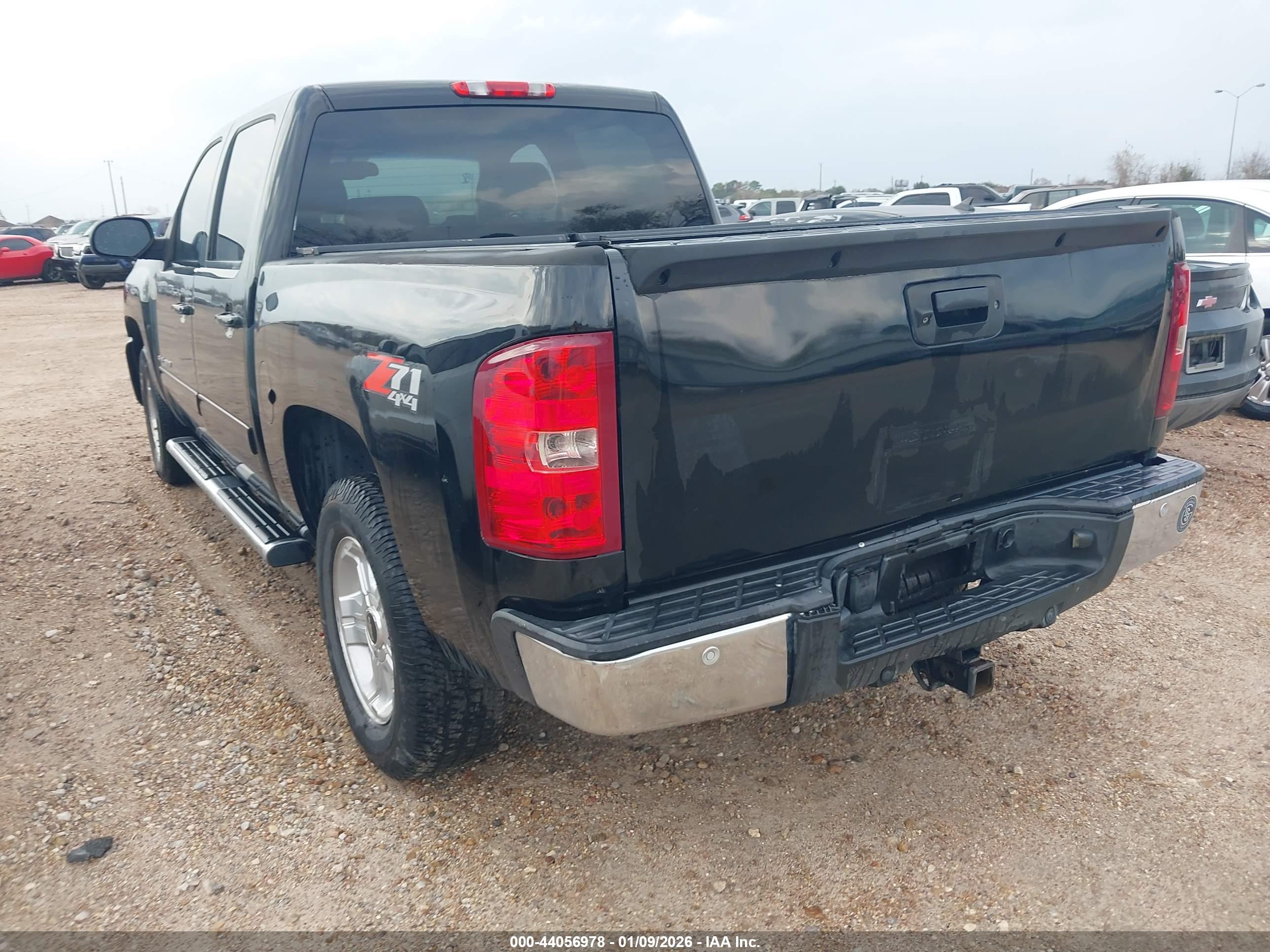 CHEVROLET SILVERADO image 3