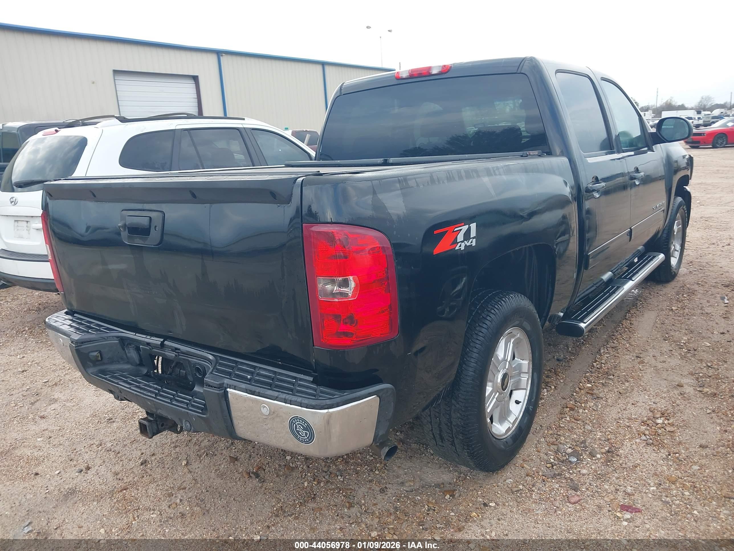 CHEVROLET SILVERADO image 4