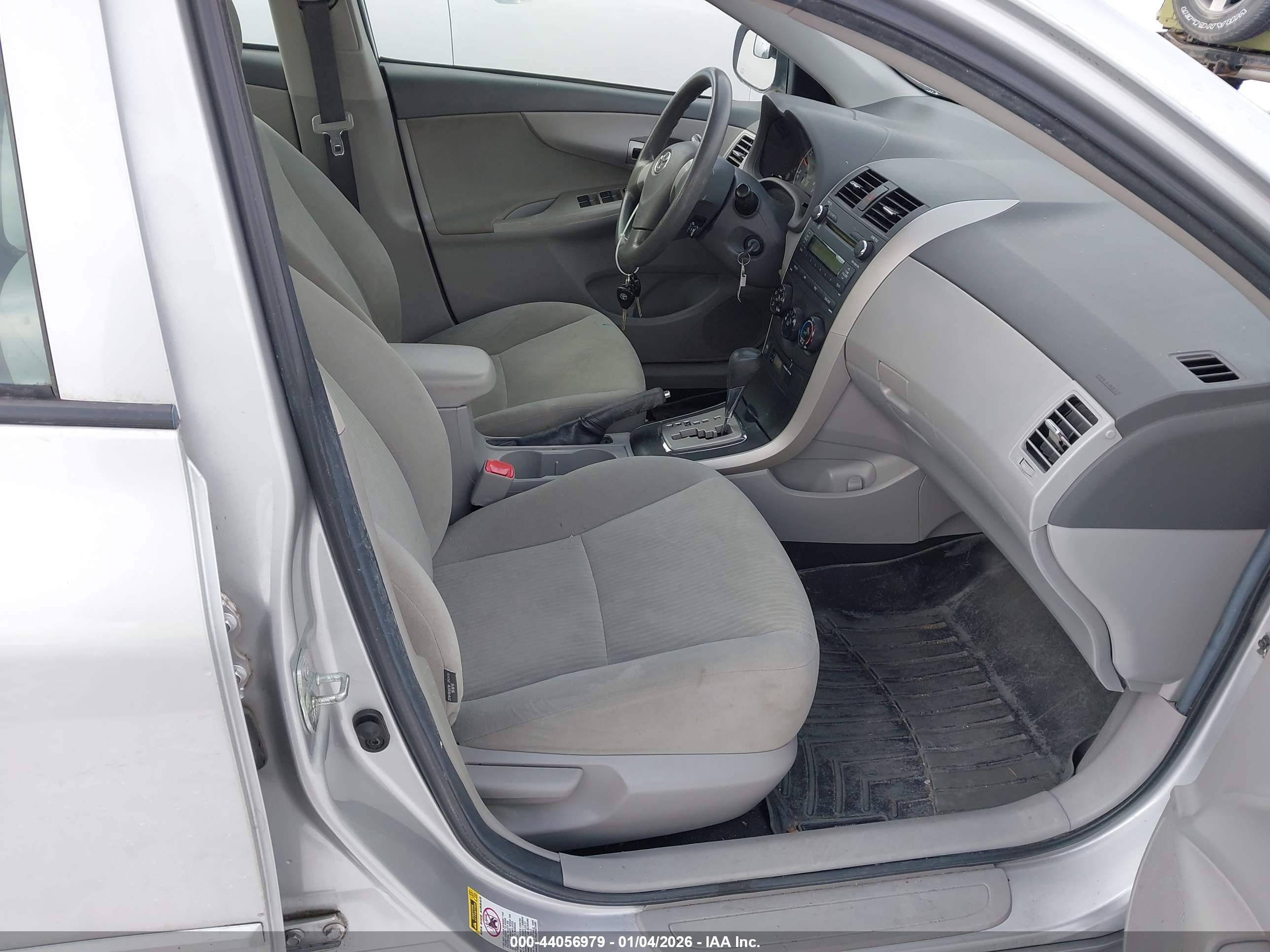 TOYOTA COROLLA image 5