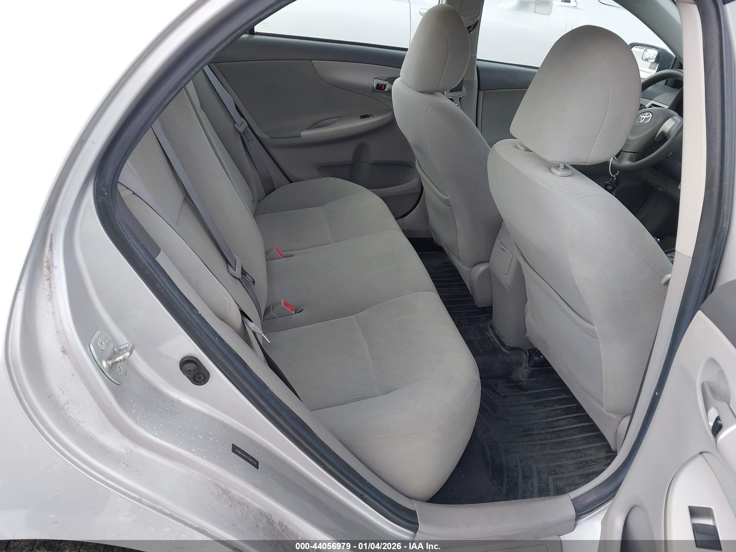 TOYOTA COROLLA image 8
