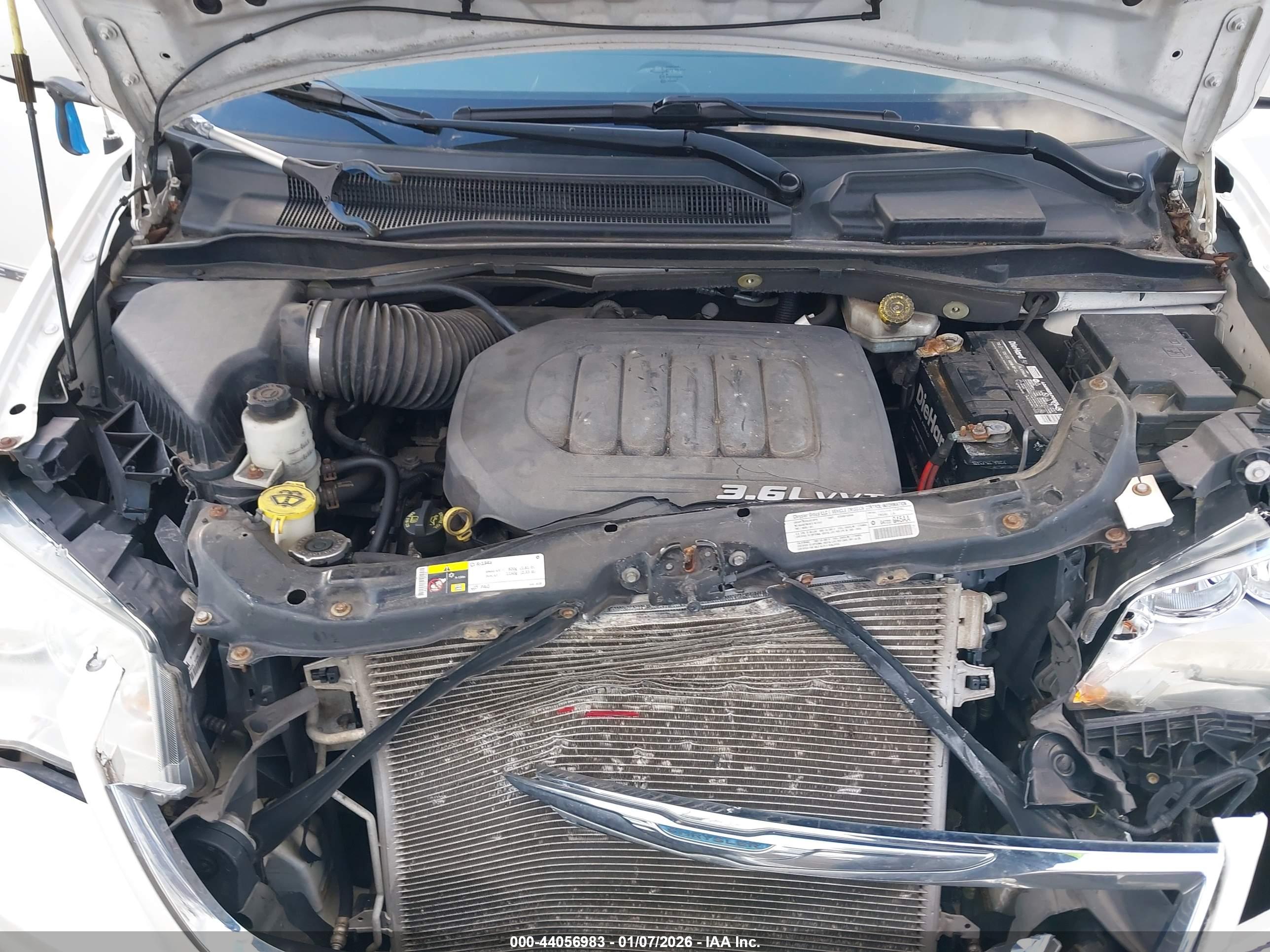 CHRYSLER TOWN image 10