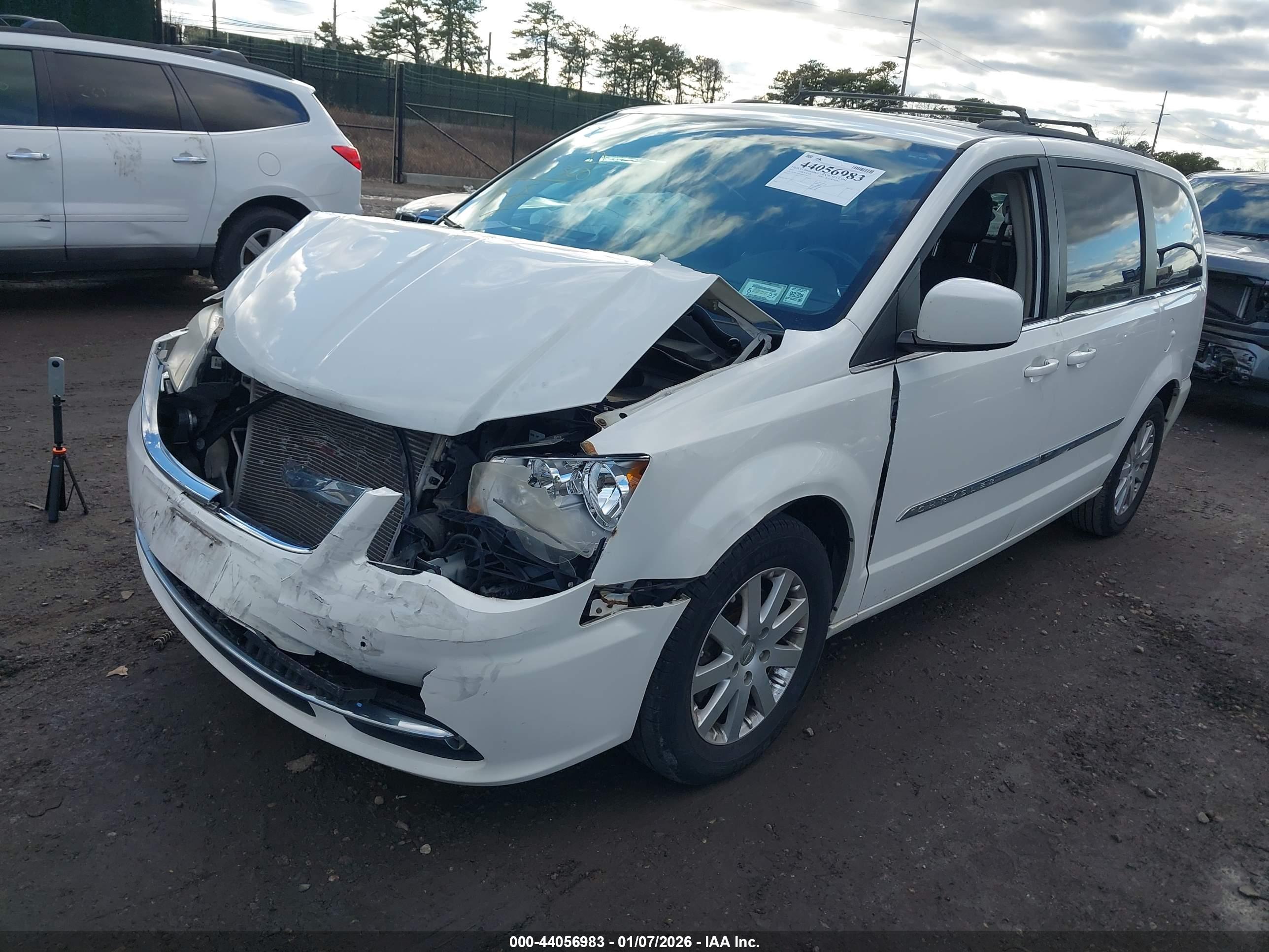 CHRYSLER TOWN image 2