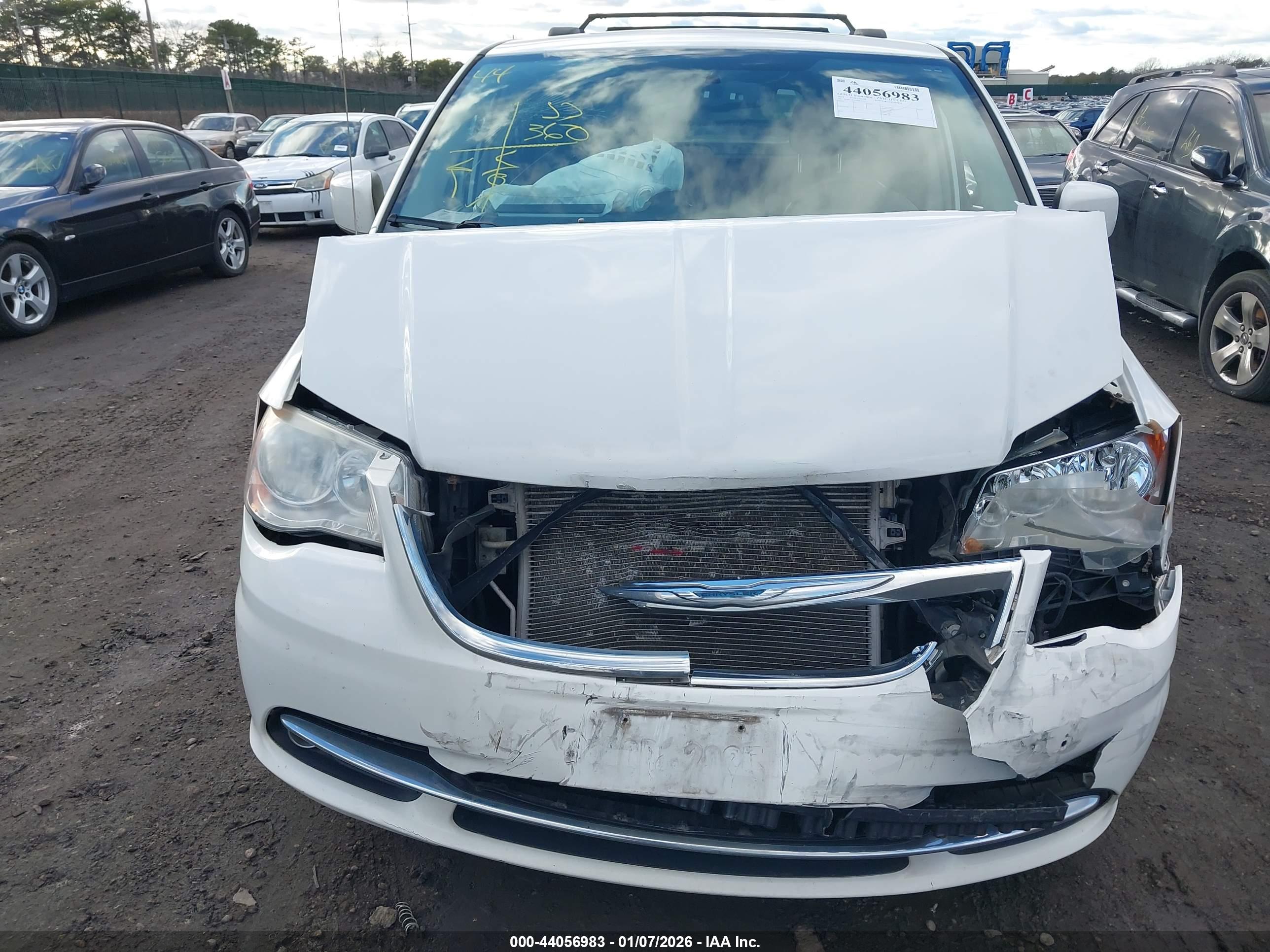 CHRYSLER TOWN image 6