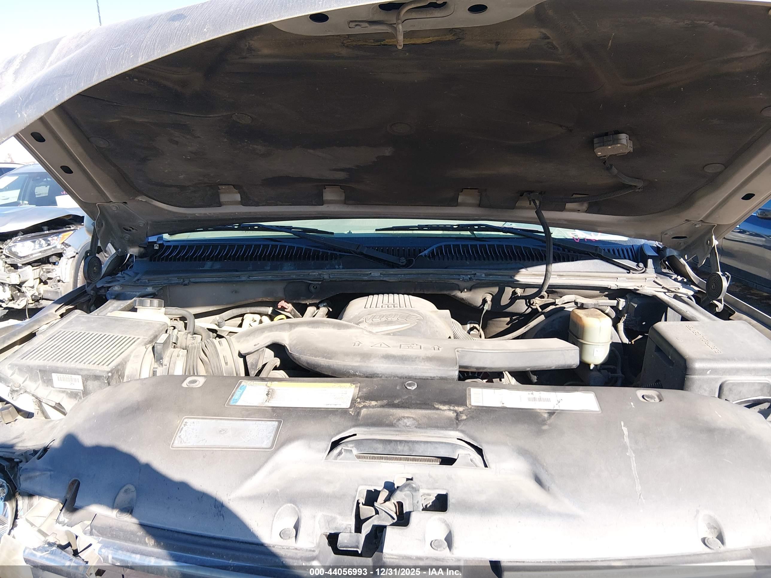 CHEVROLET TAHOE image 10