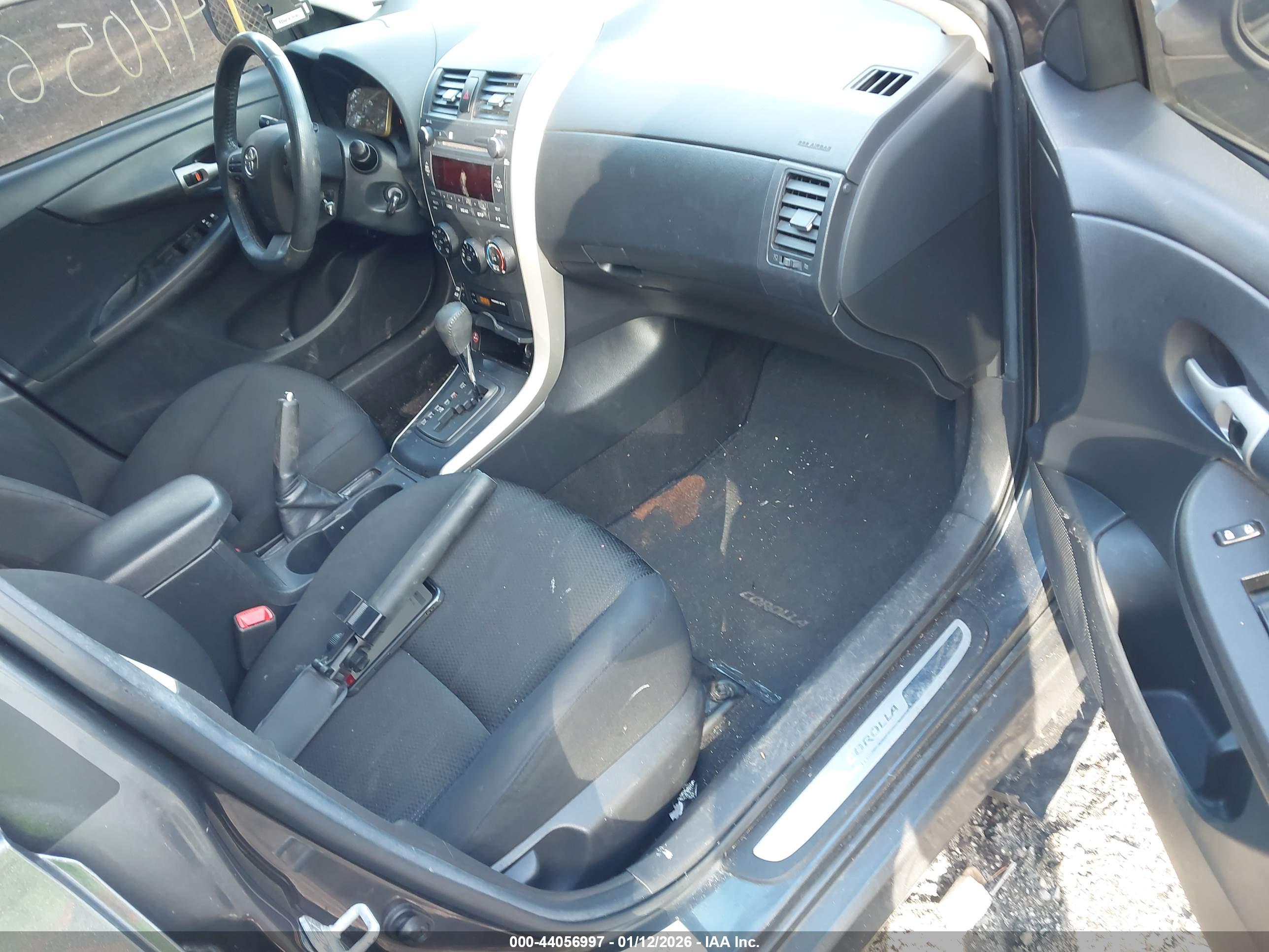 TOYOTA COROLLA image 5