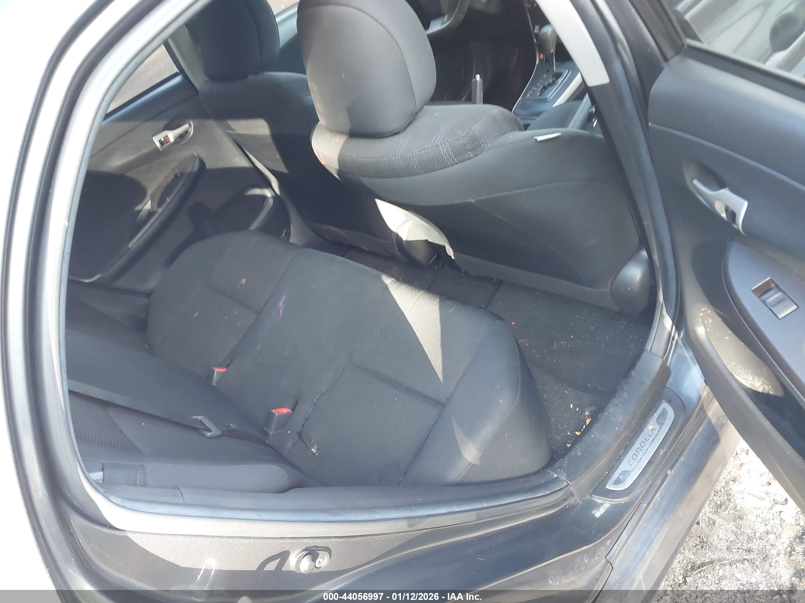 TOYOTA COROLLA image 8