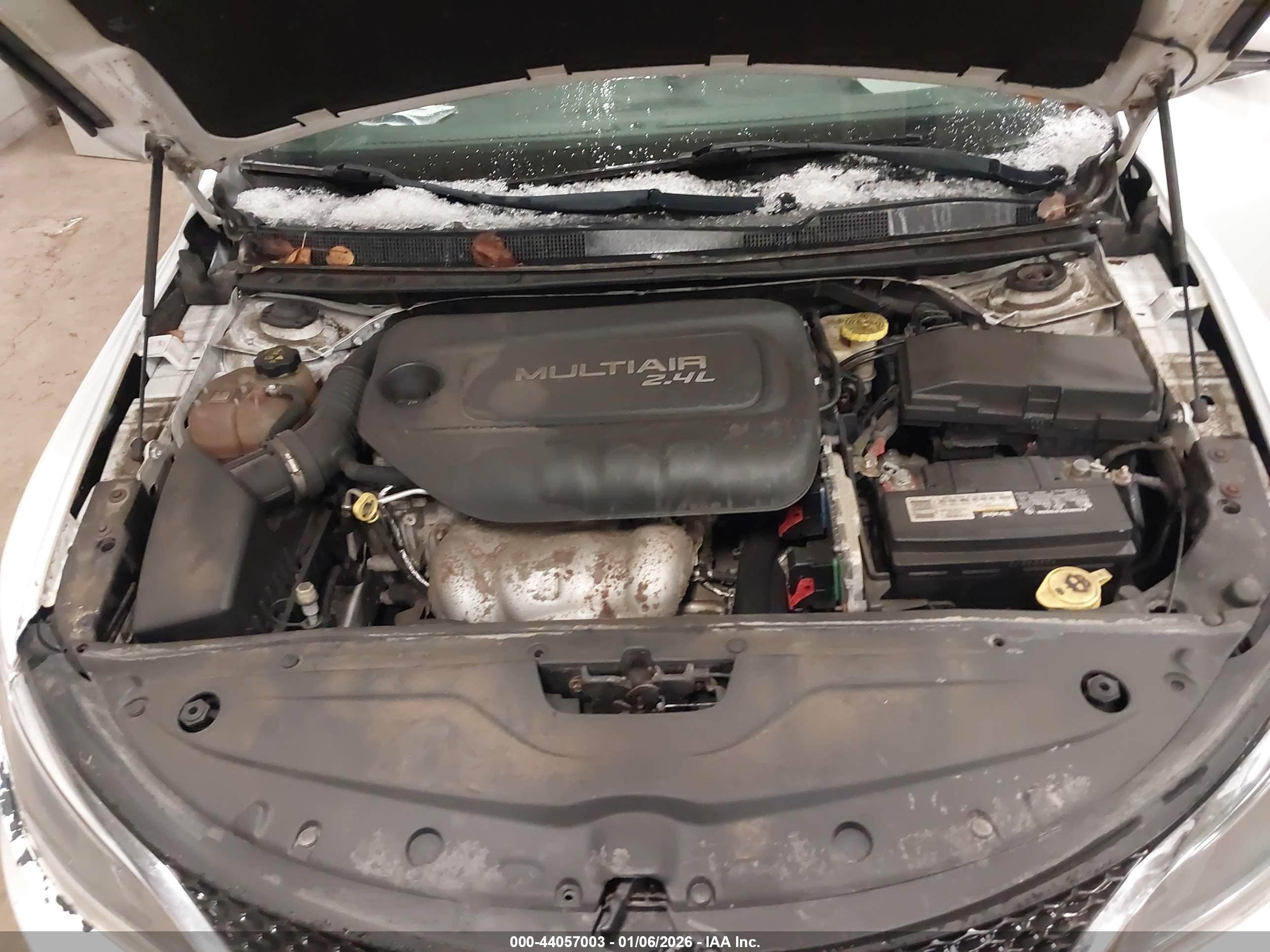 CHRYSLER 200 image 10
