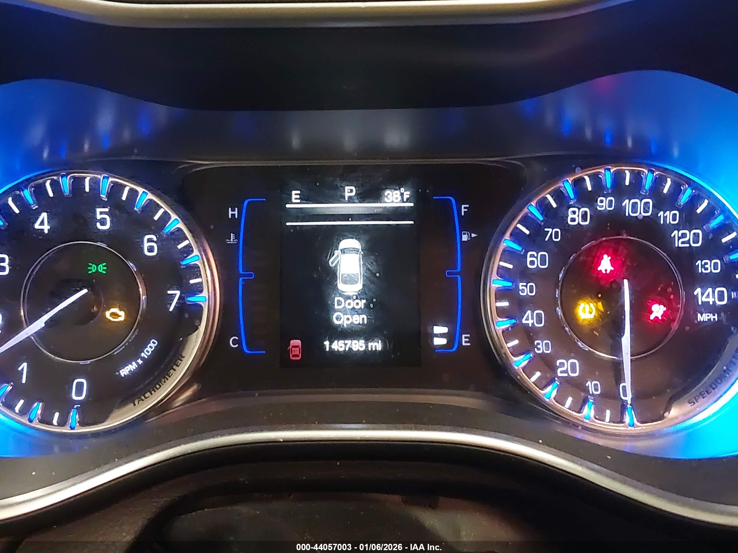 CHRYSLER 200 image 7