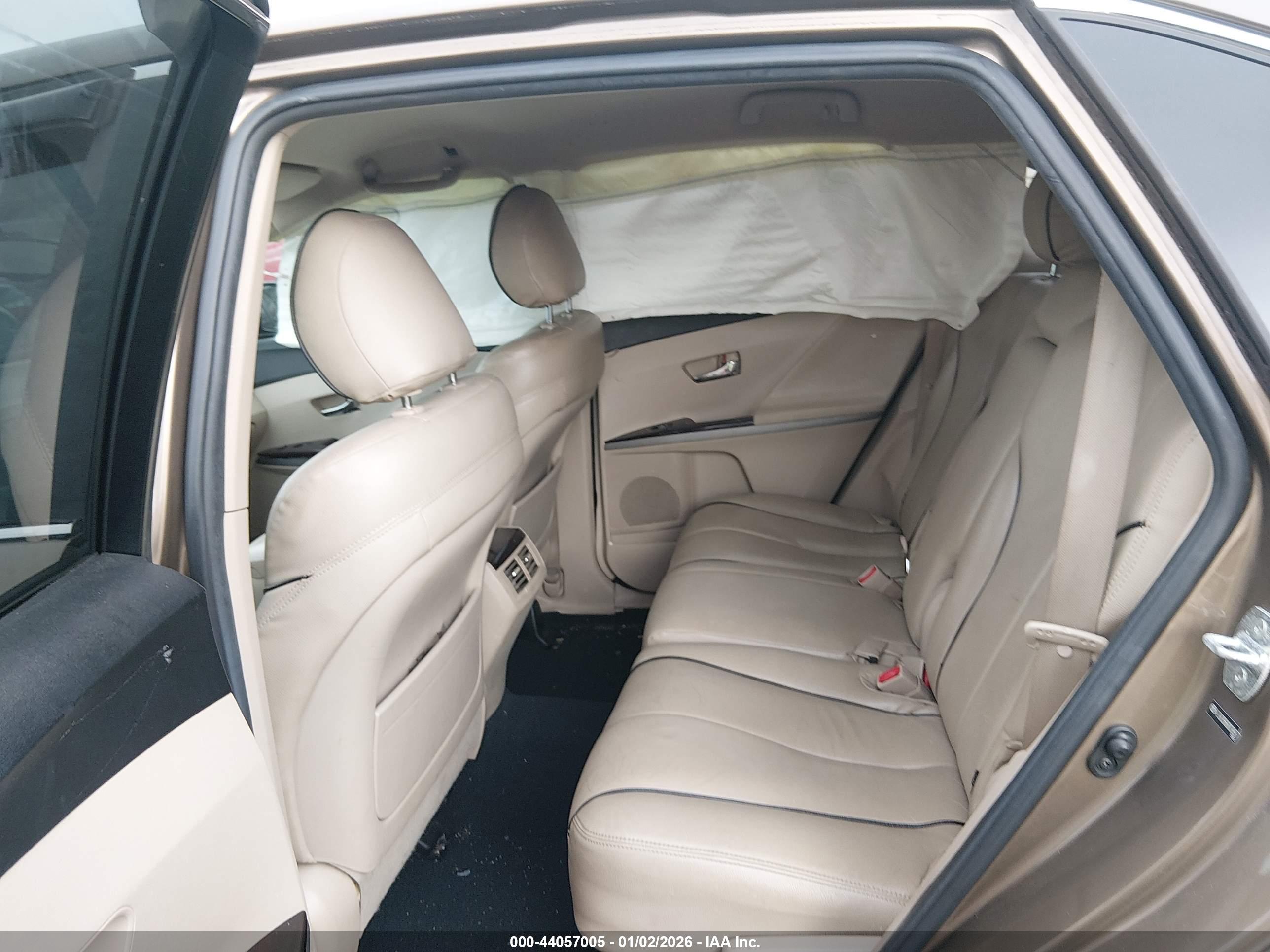 TOYOTA VENZA image 8