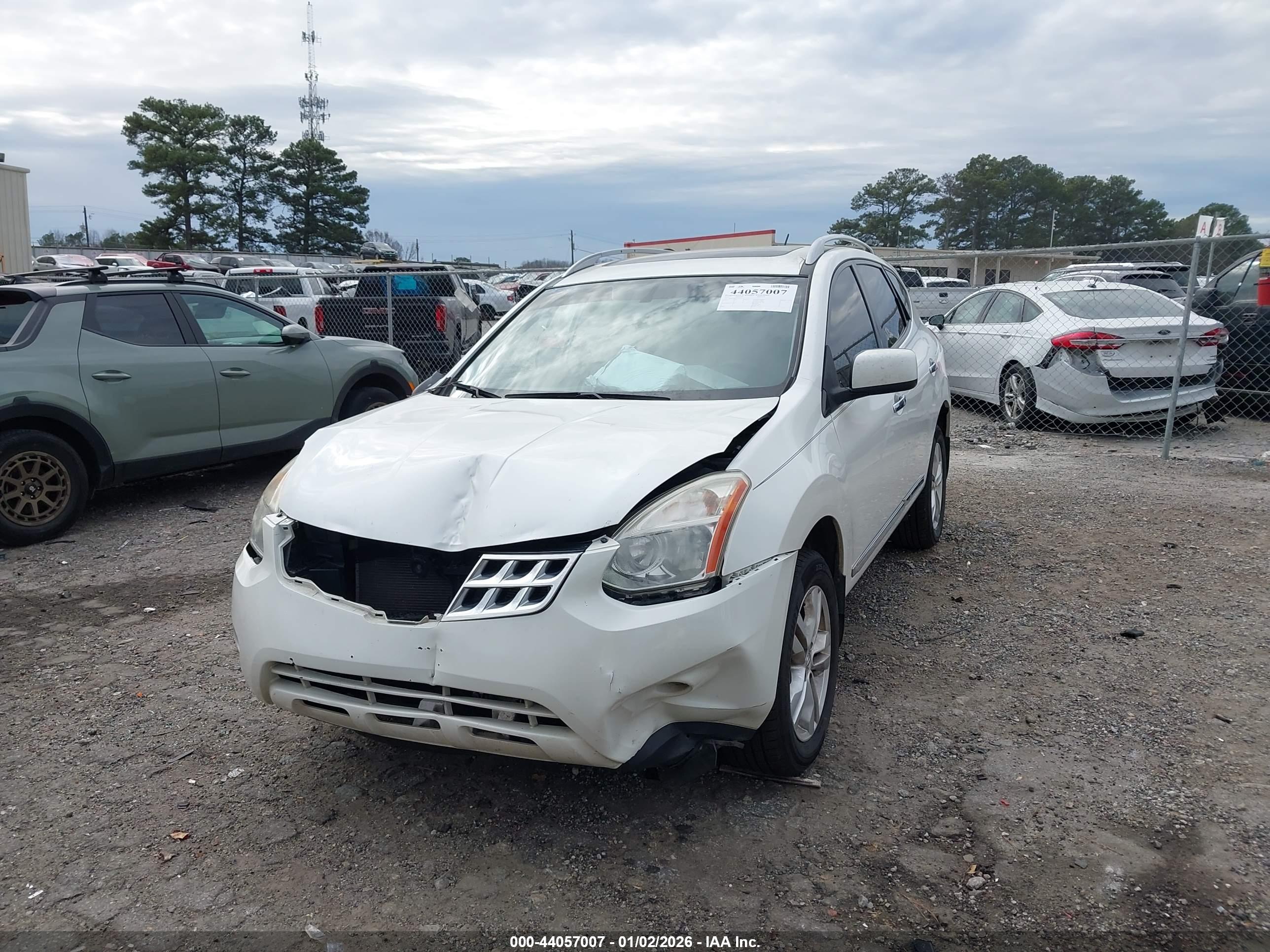 NISSAN ROGUE image 2