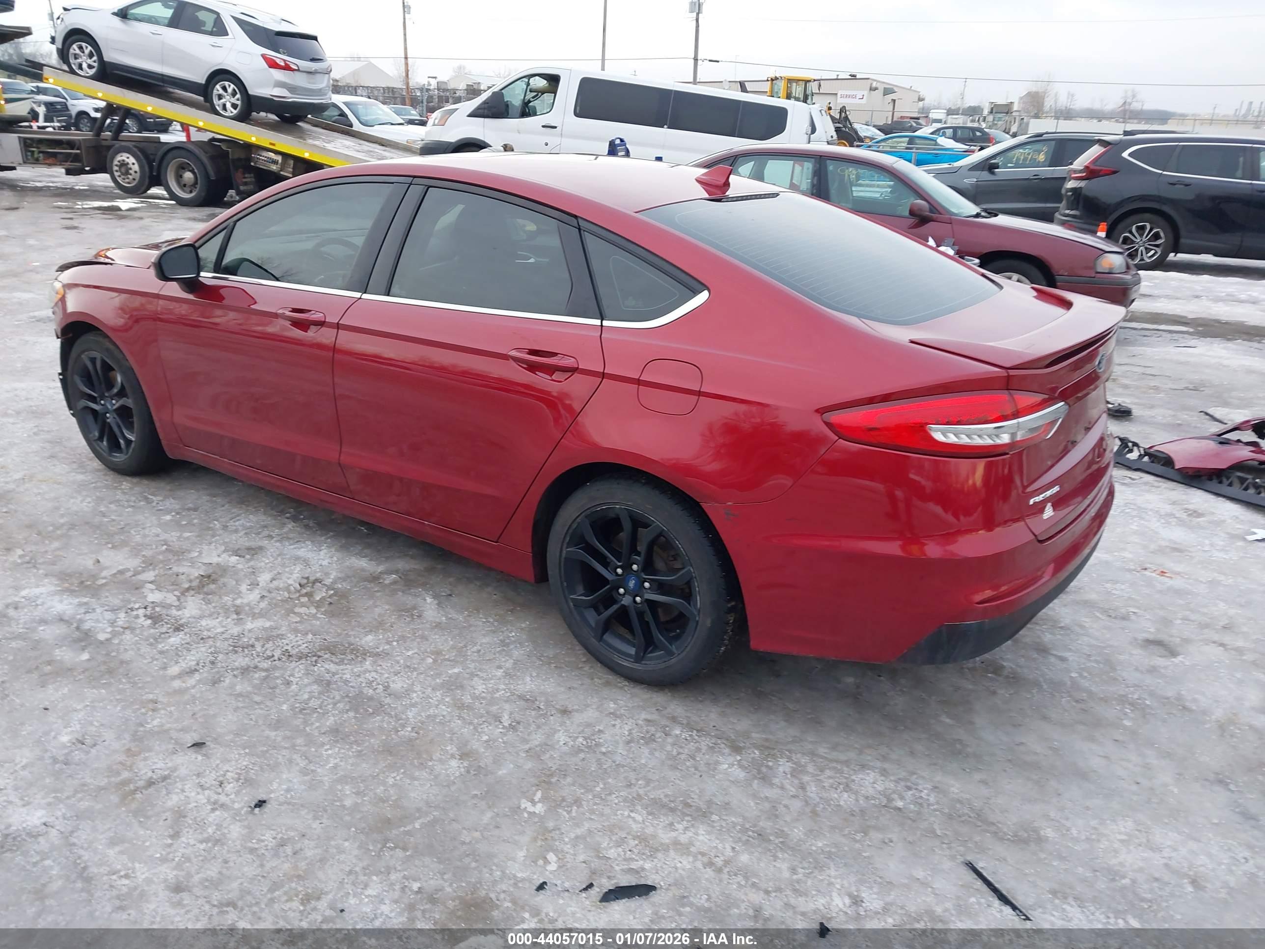FORD FUSION image 3