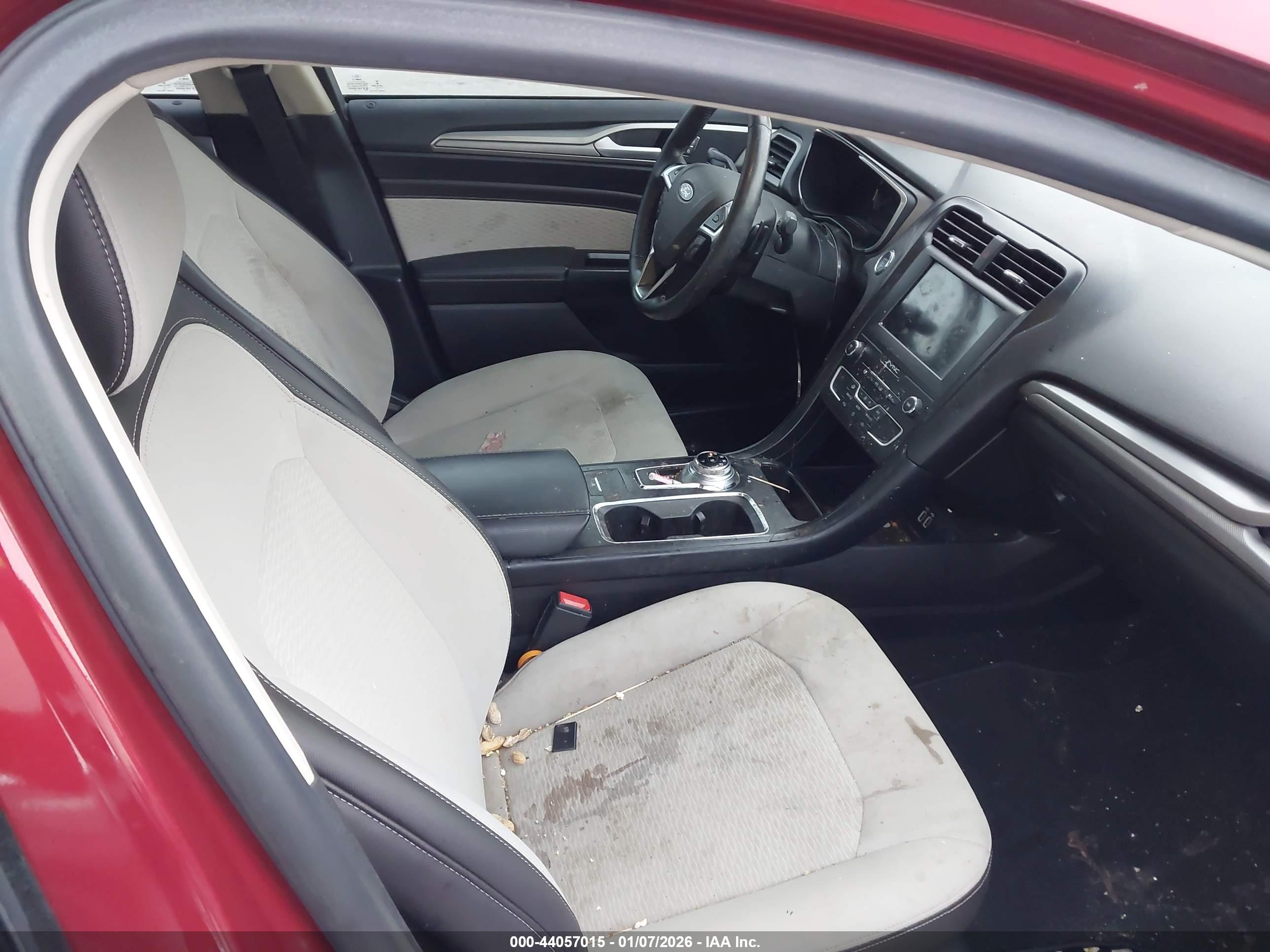 FORD FUSION image 5