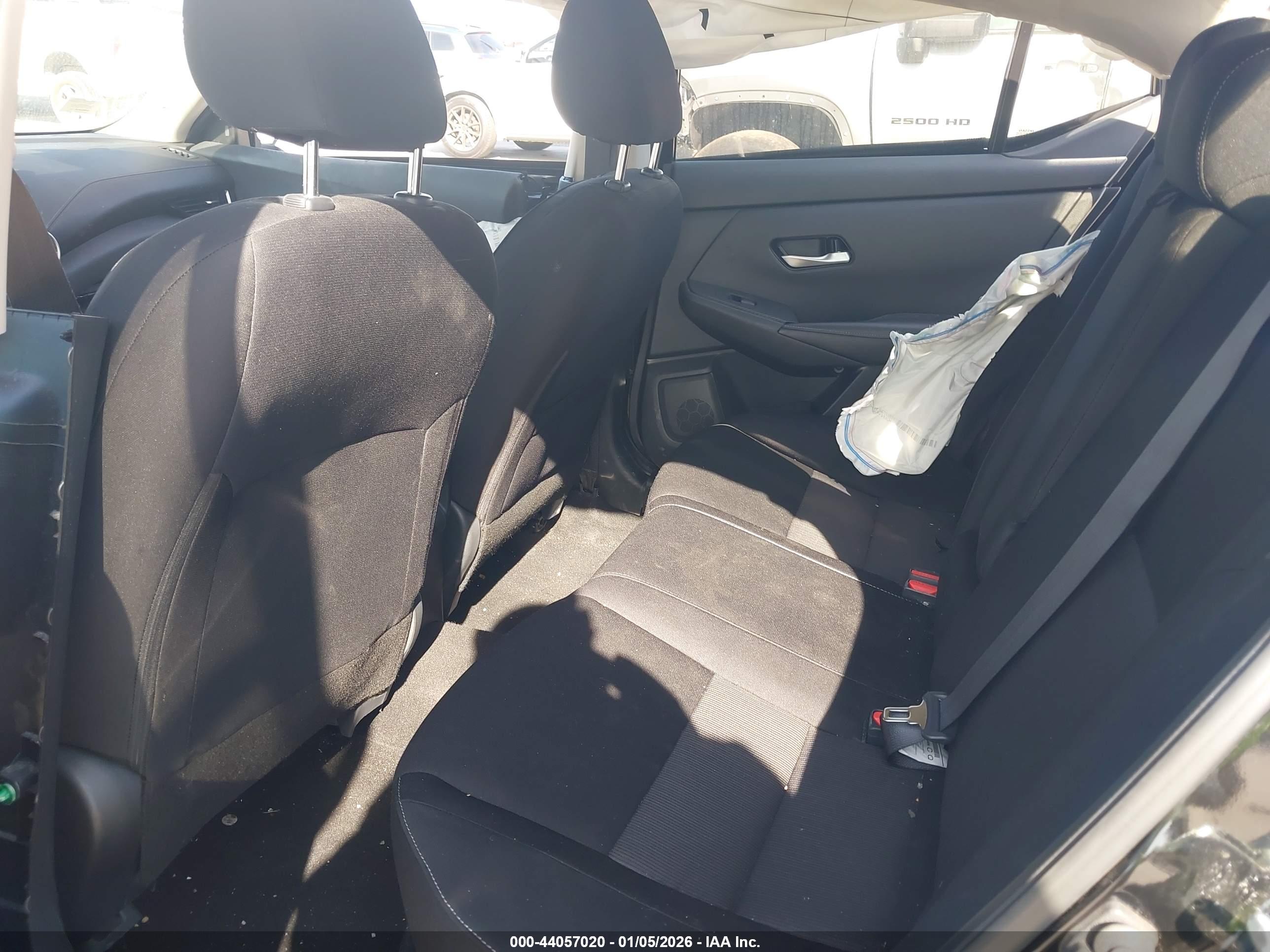 NISSAN SENTRA image 8