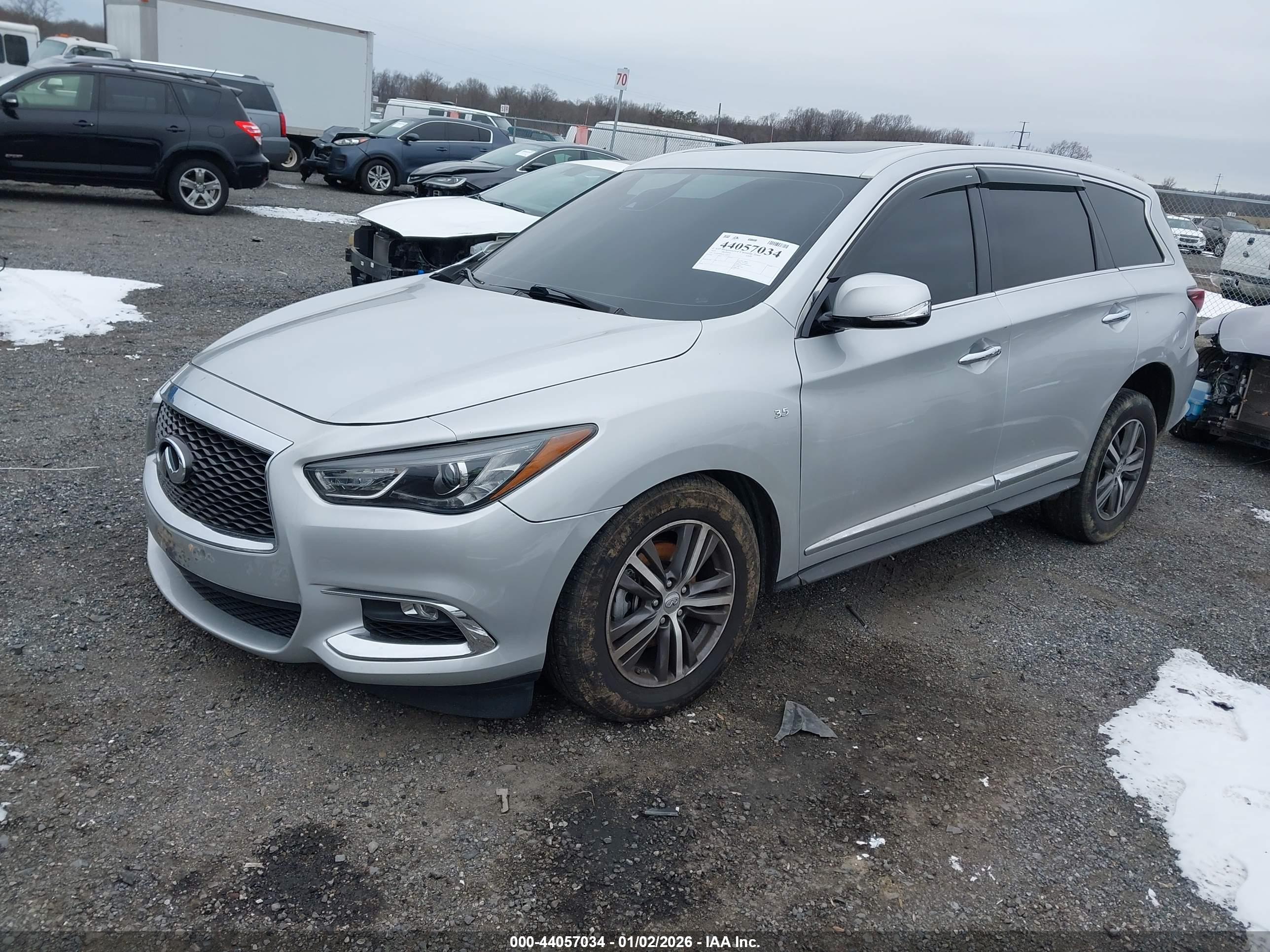 INFINITI QX60 image 2