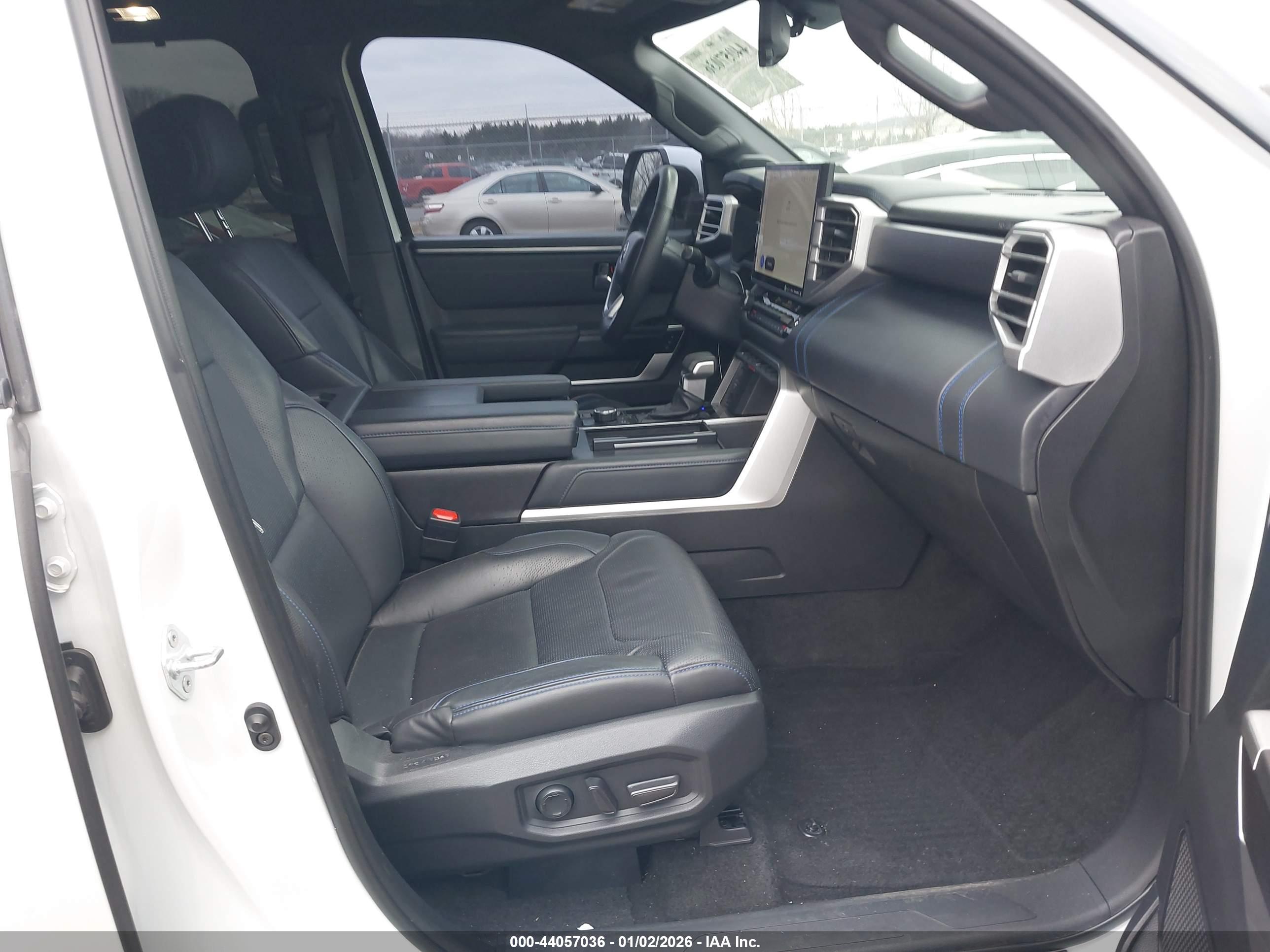 TOYOTA SEQUOIA image 5