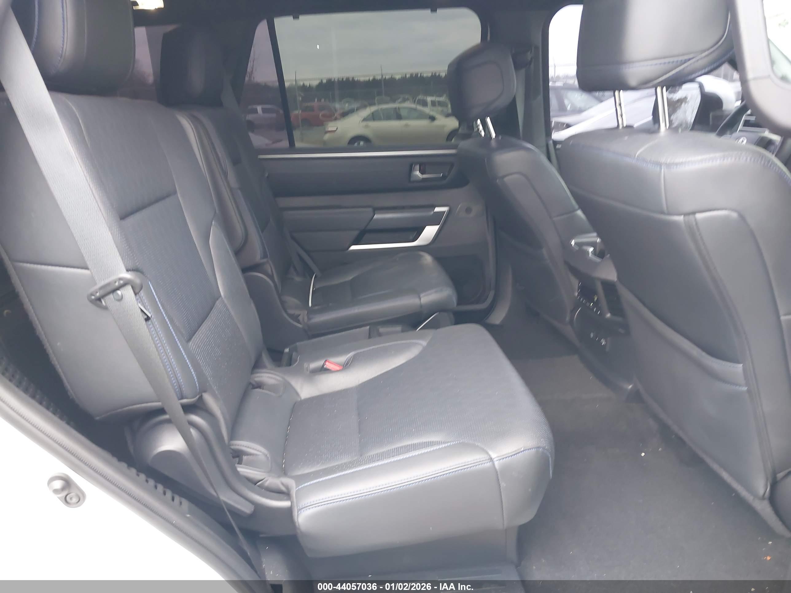TOYOTA SEQUOIA image 8