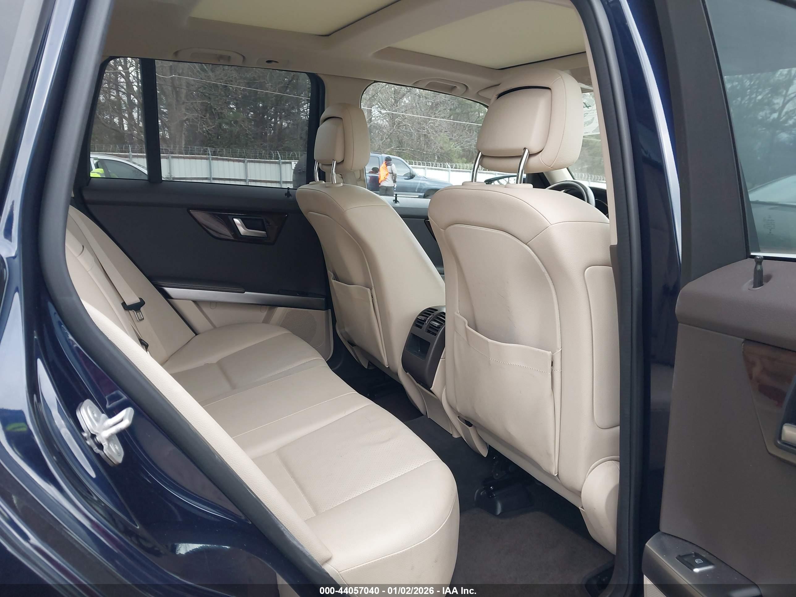 MERCEDES-BENZ GLK image 8