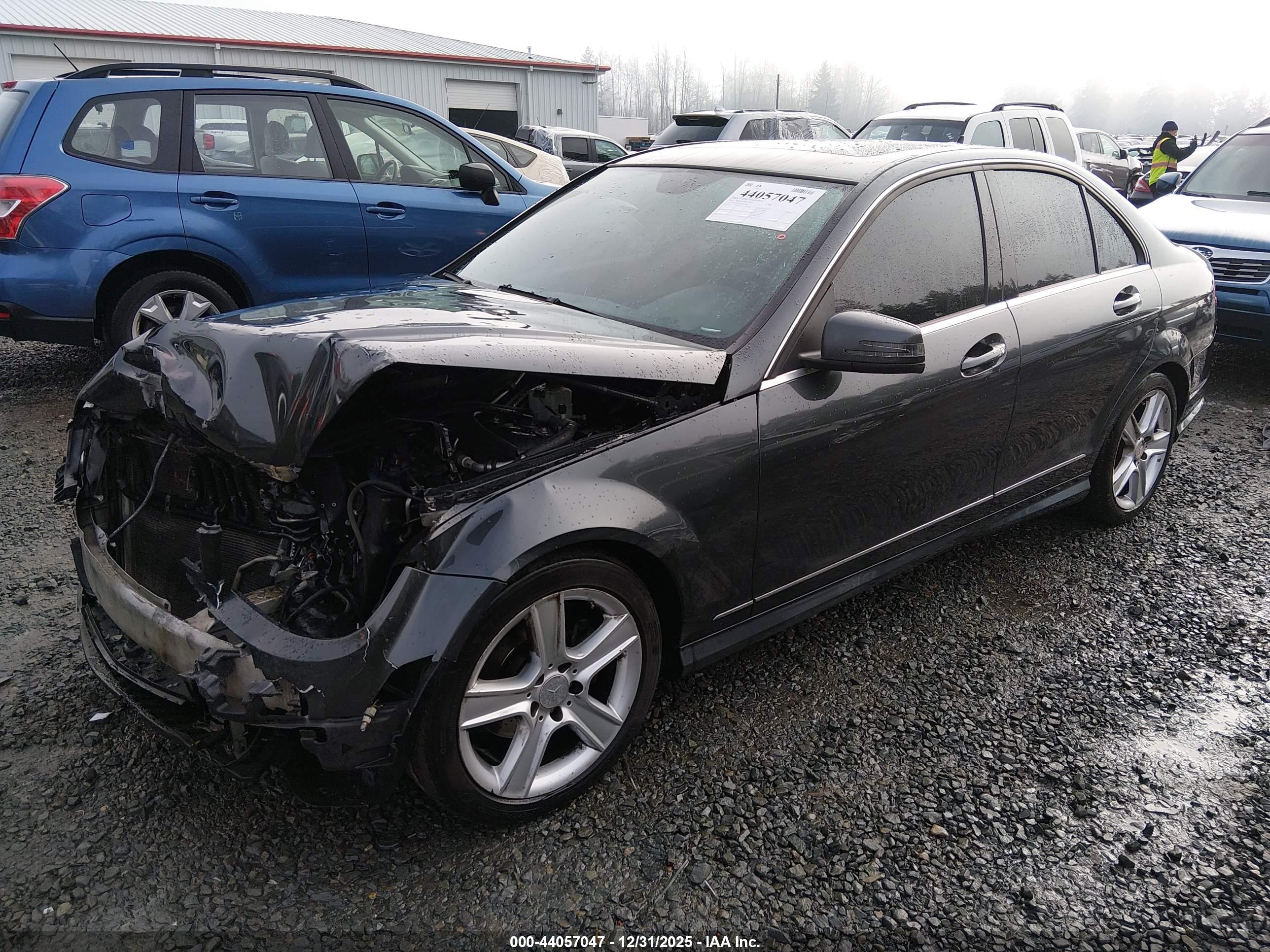 MERCEDES-BENZ C image 2