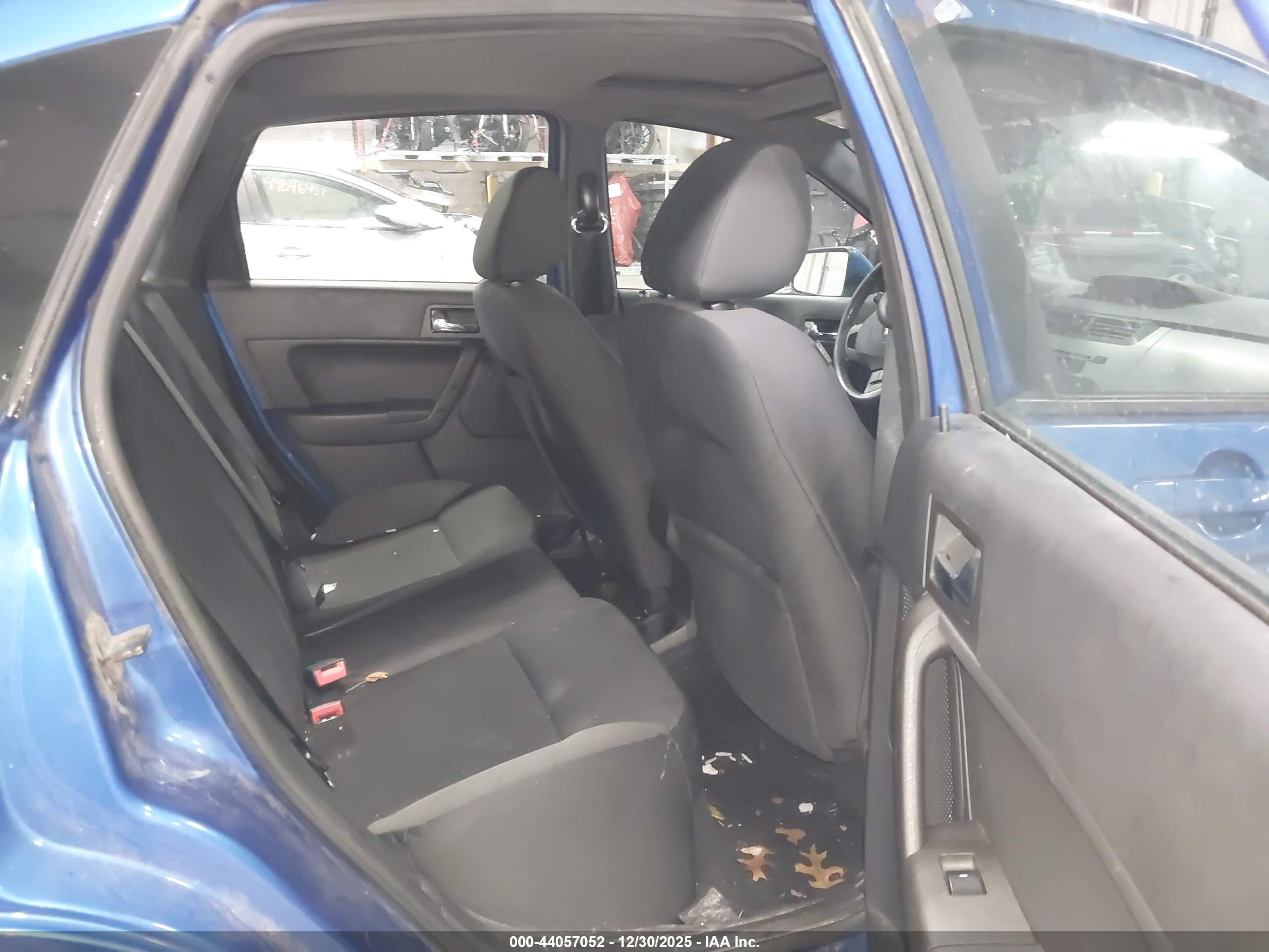 FORD FOCUS image 8