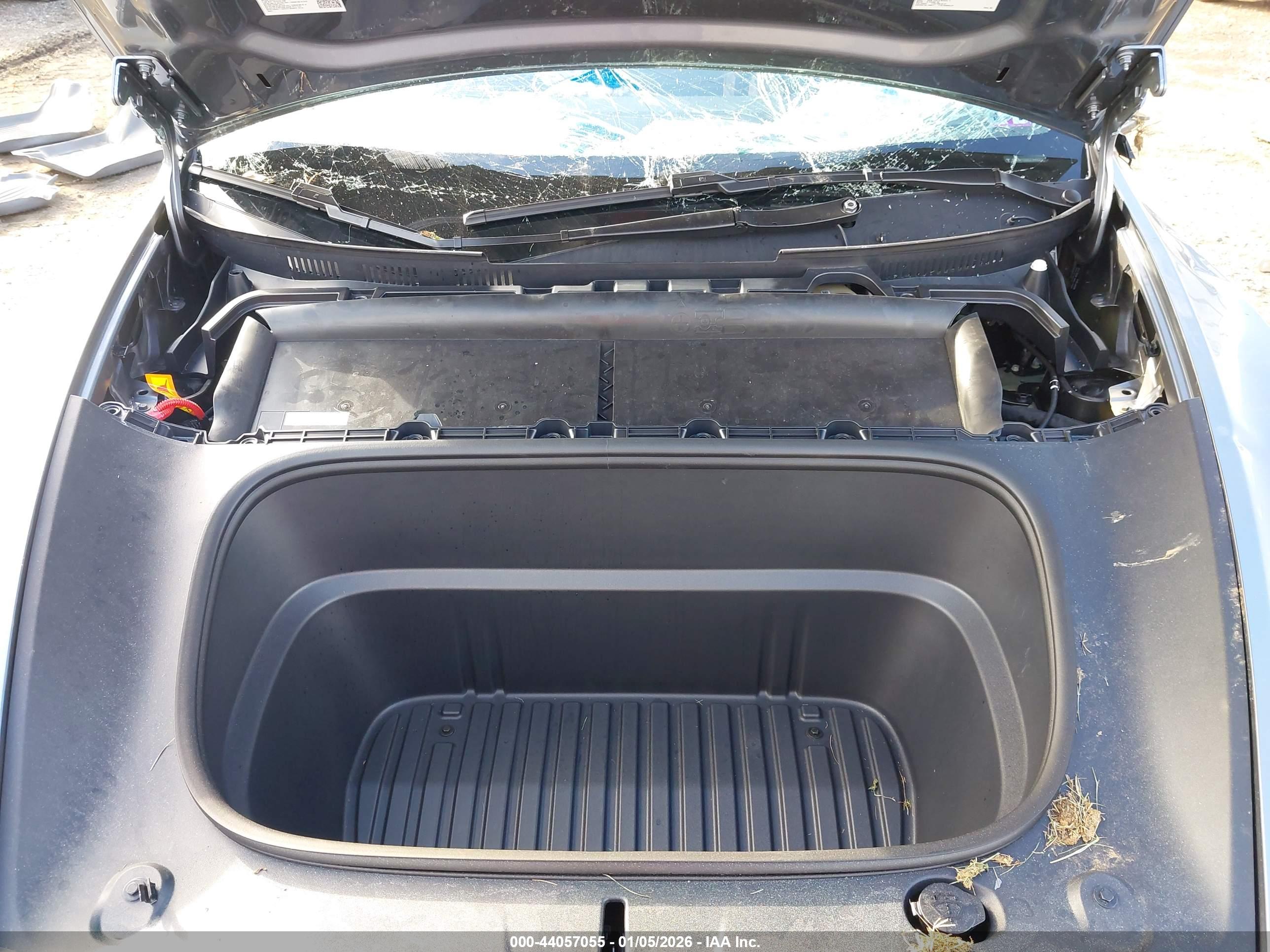 TESLA MODEL image 10