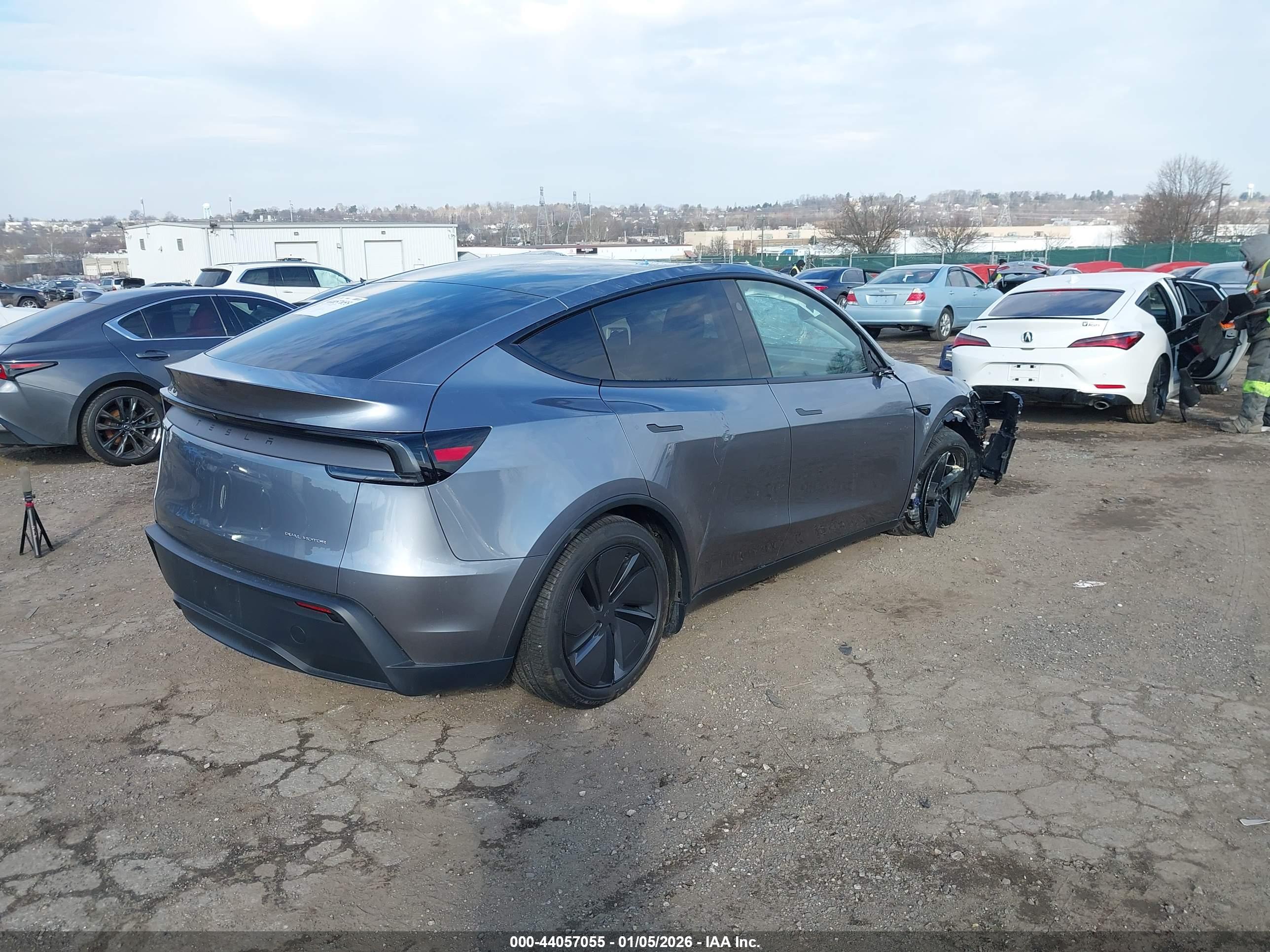 TESLA MODEL image 4