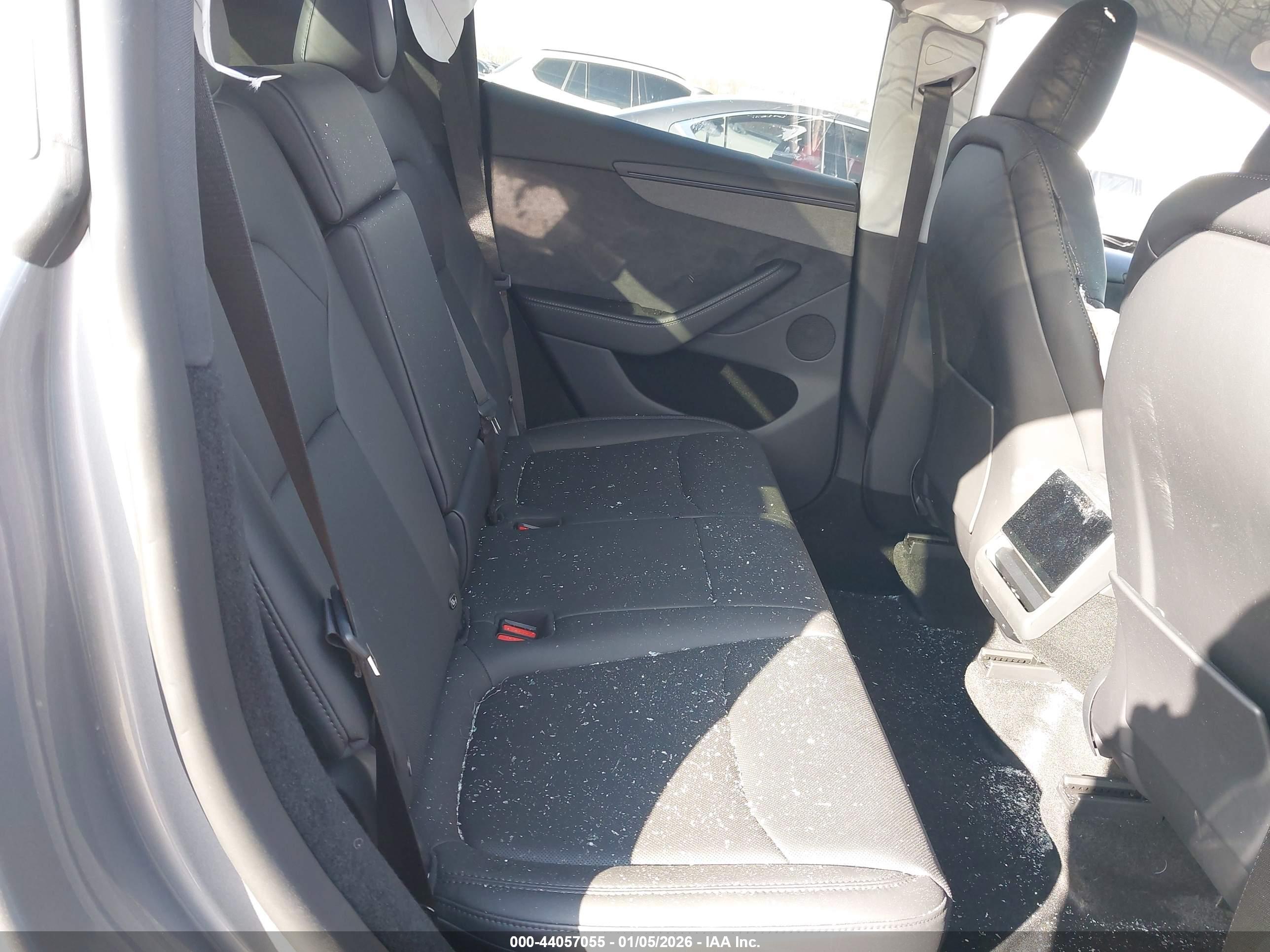 TESLA MODEL image 8