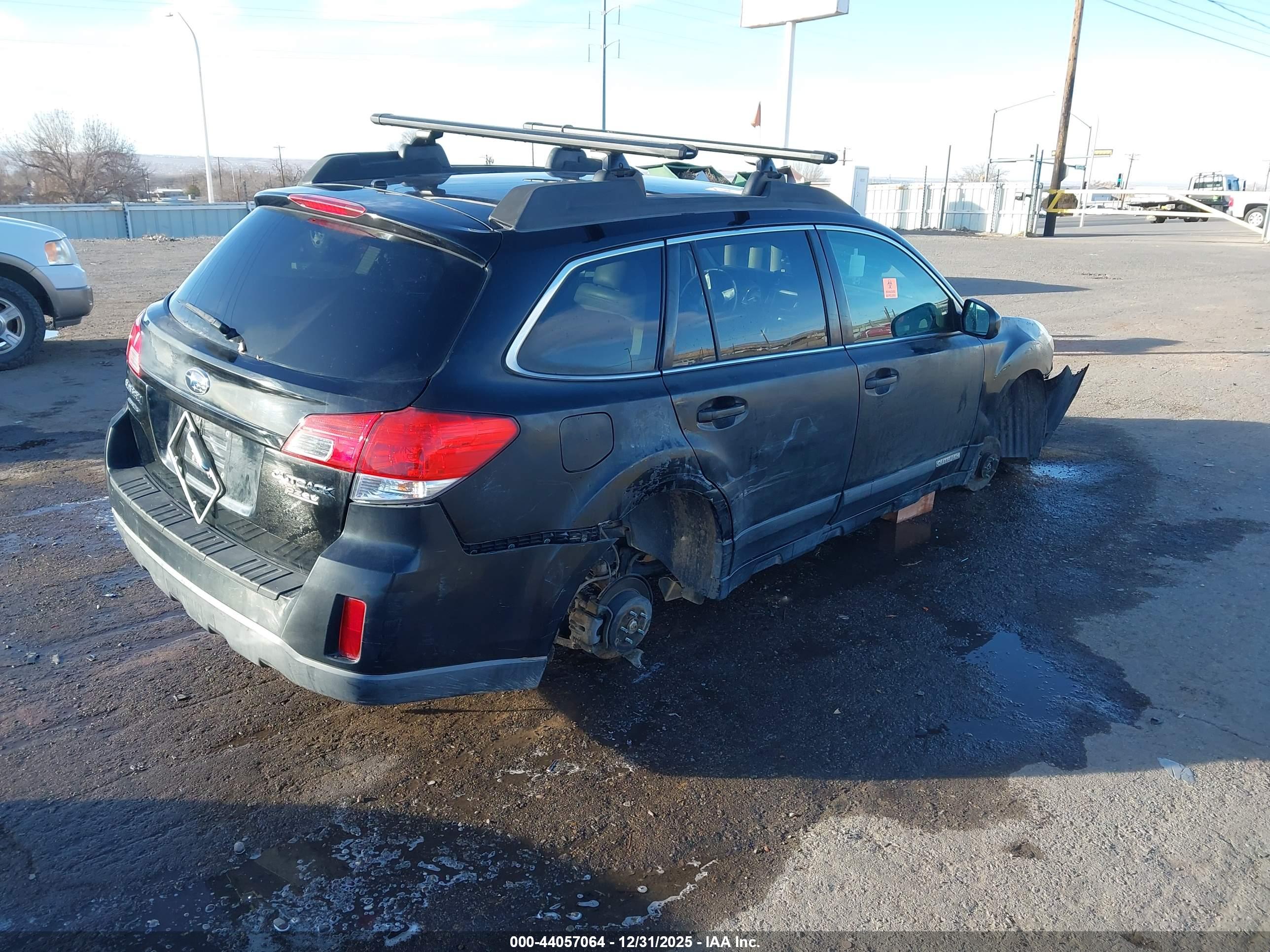 SUBARU OUTBACK image 4