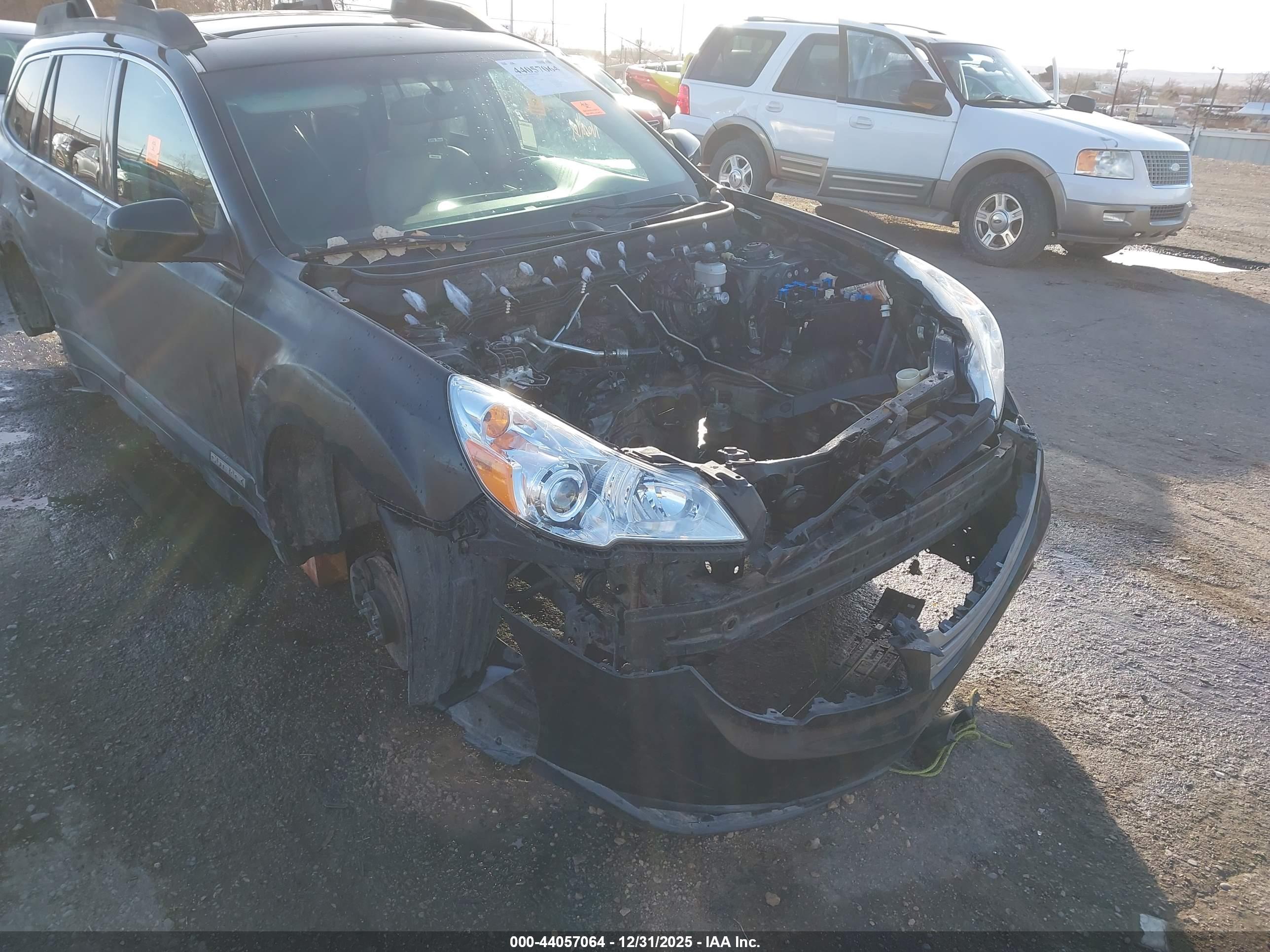 SUBARU OUTBACK image 6