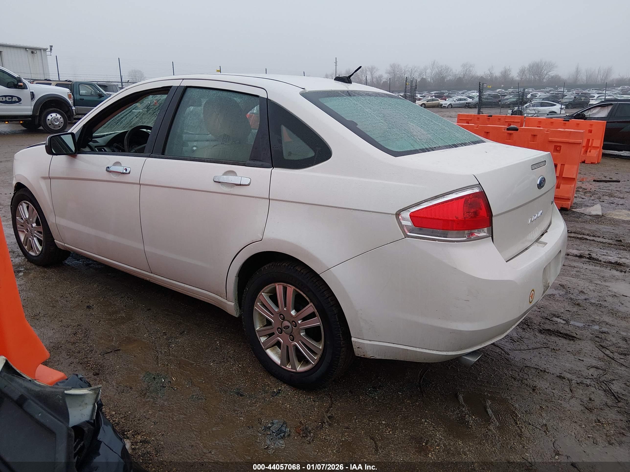 FORD FOCUS image 3