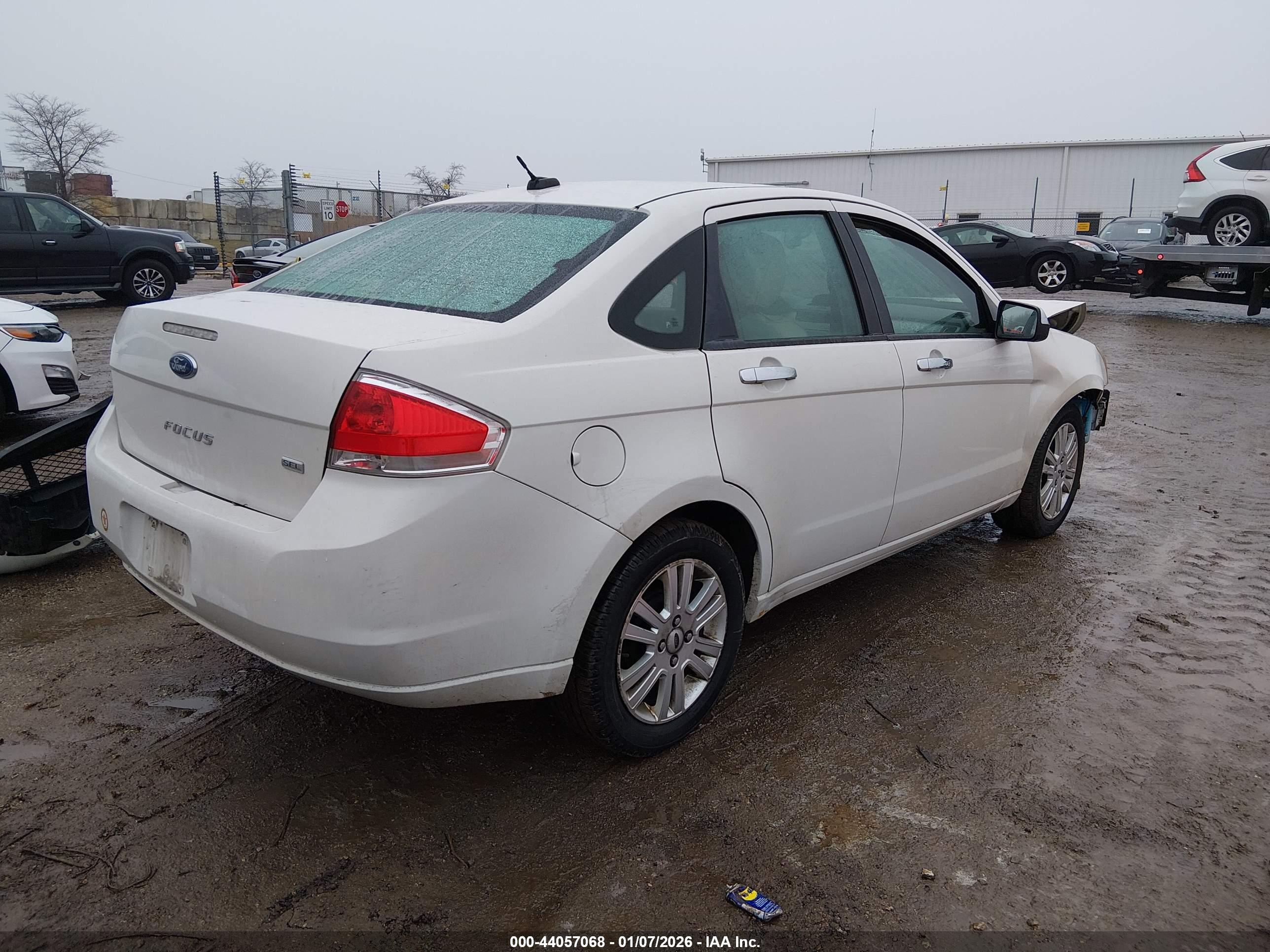 FORD FOCUS image 4